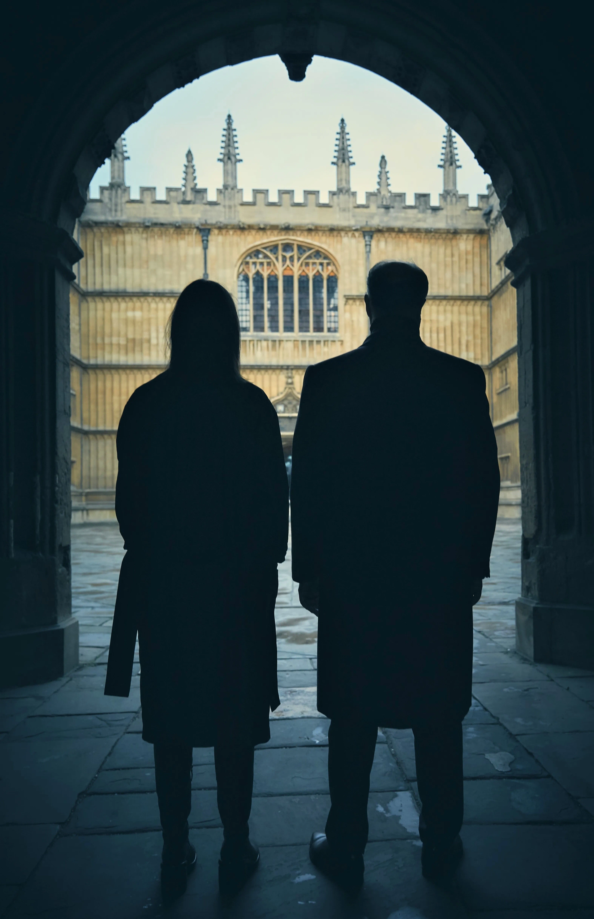 Owen Teale and Malin Buska in A Discovery of Witches (2018)