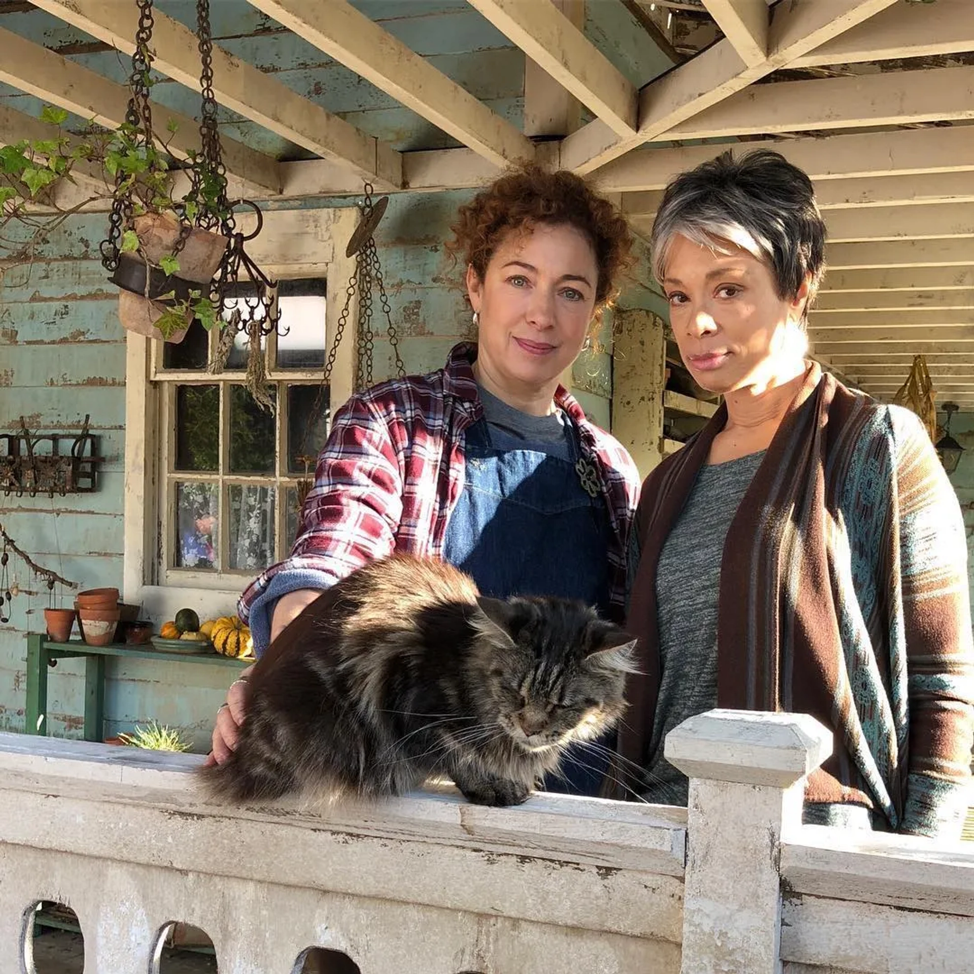 Alex Kingston and Valarie Pettiford in A Discovery of Witches (2018)