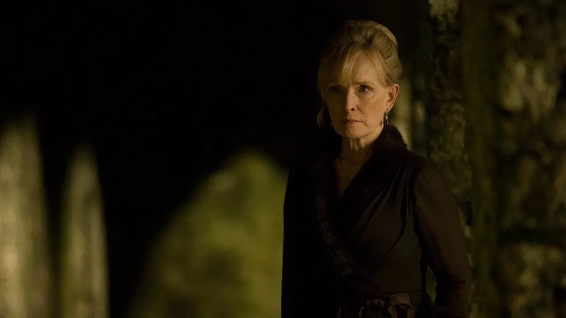 Lindsay Duncan in A Discovery of Witches (2018)