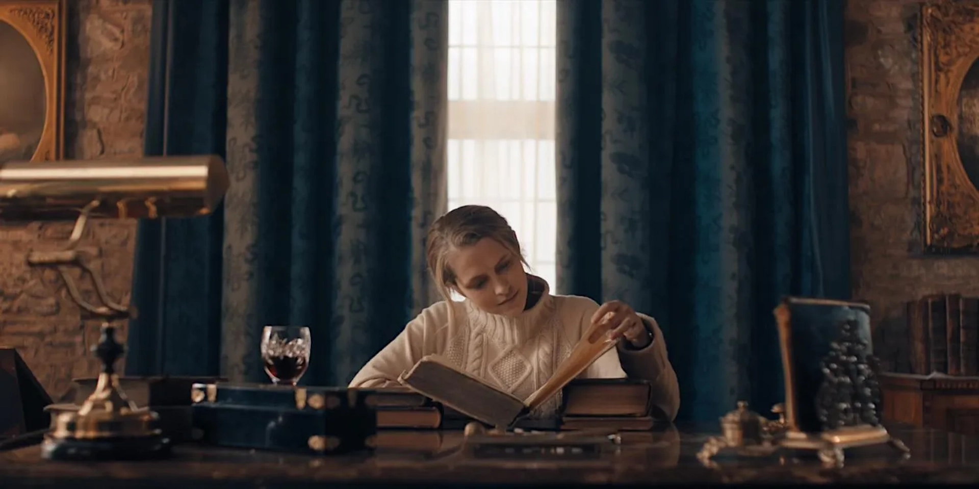 Teresa Palmer in A Discovery of Witches (2018)