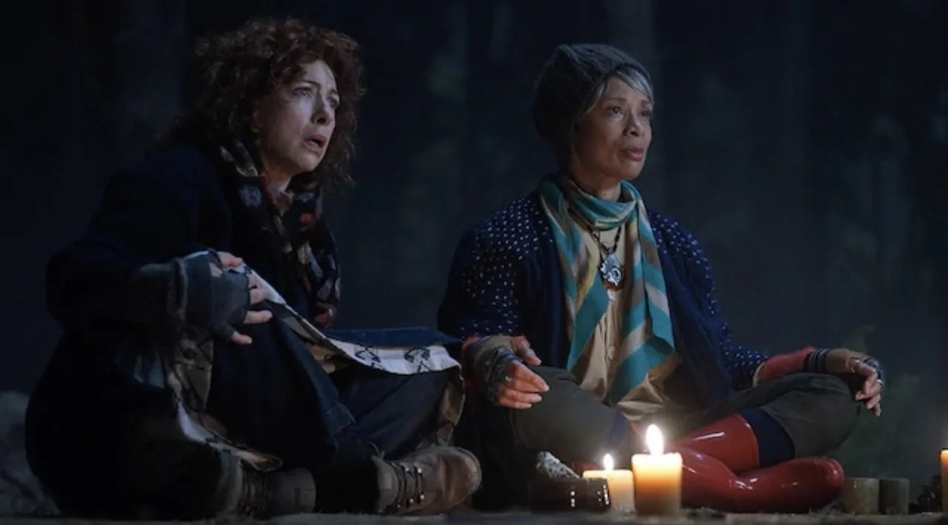 Alex Kingston and Valarie Pettiford in A Discovery of Witches: Episode #2.8 (2021)