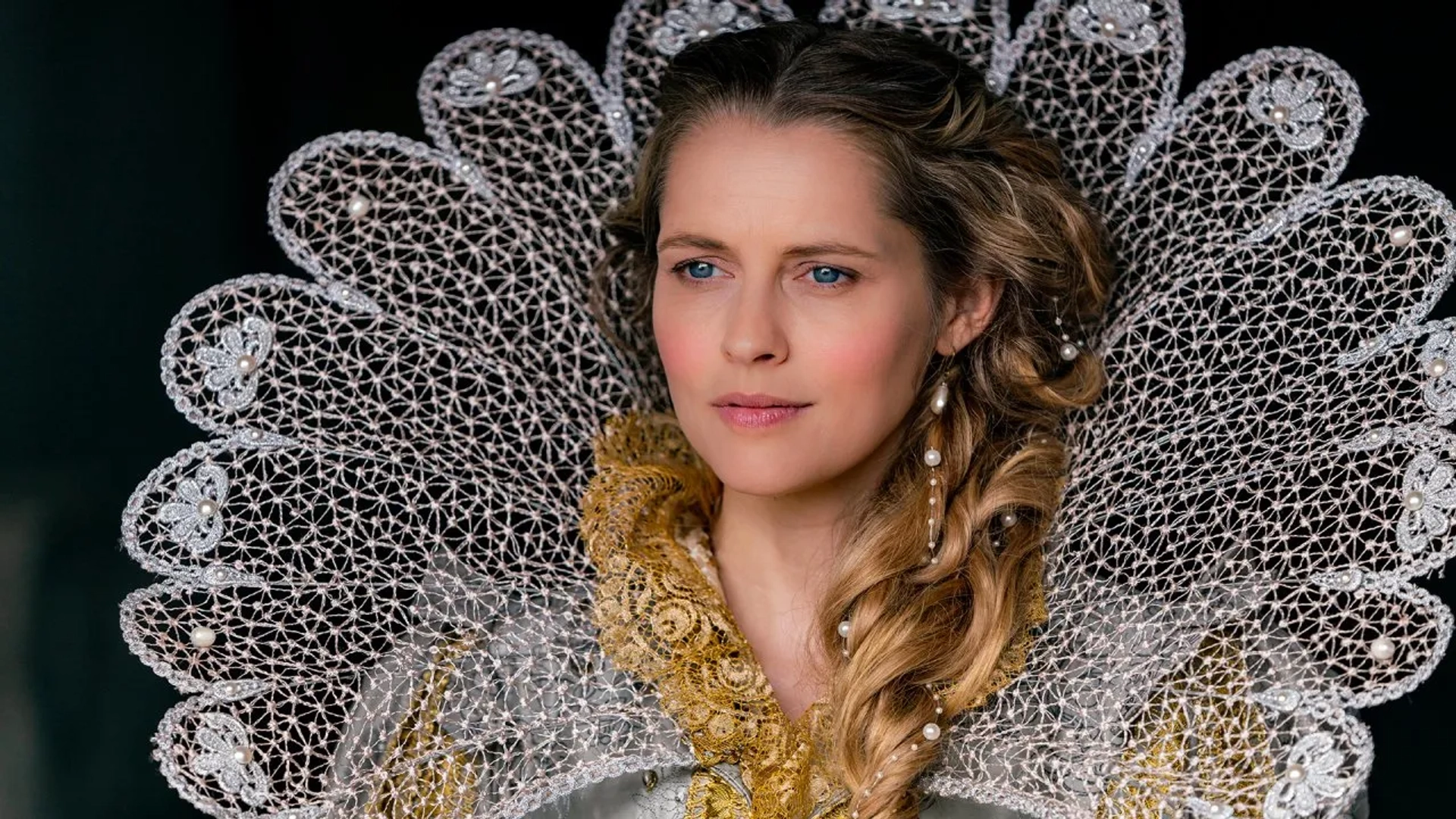 Teresa Palmer in A Discovery of Witches: Episode #2.6 (2021)