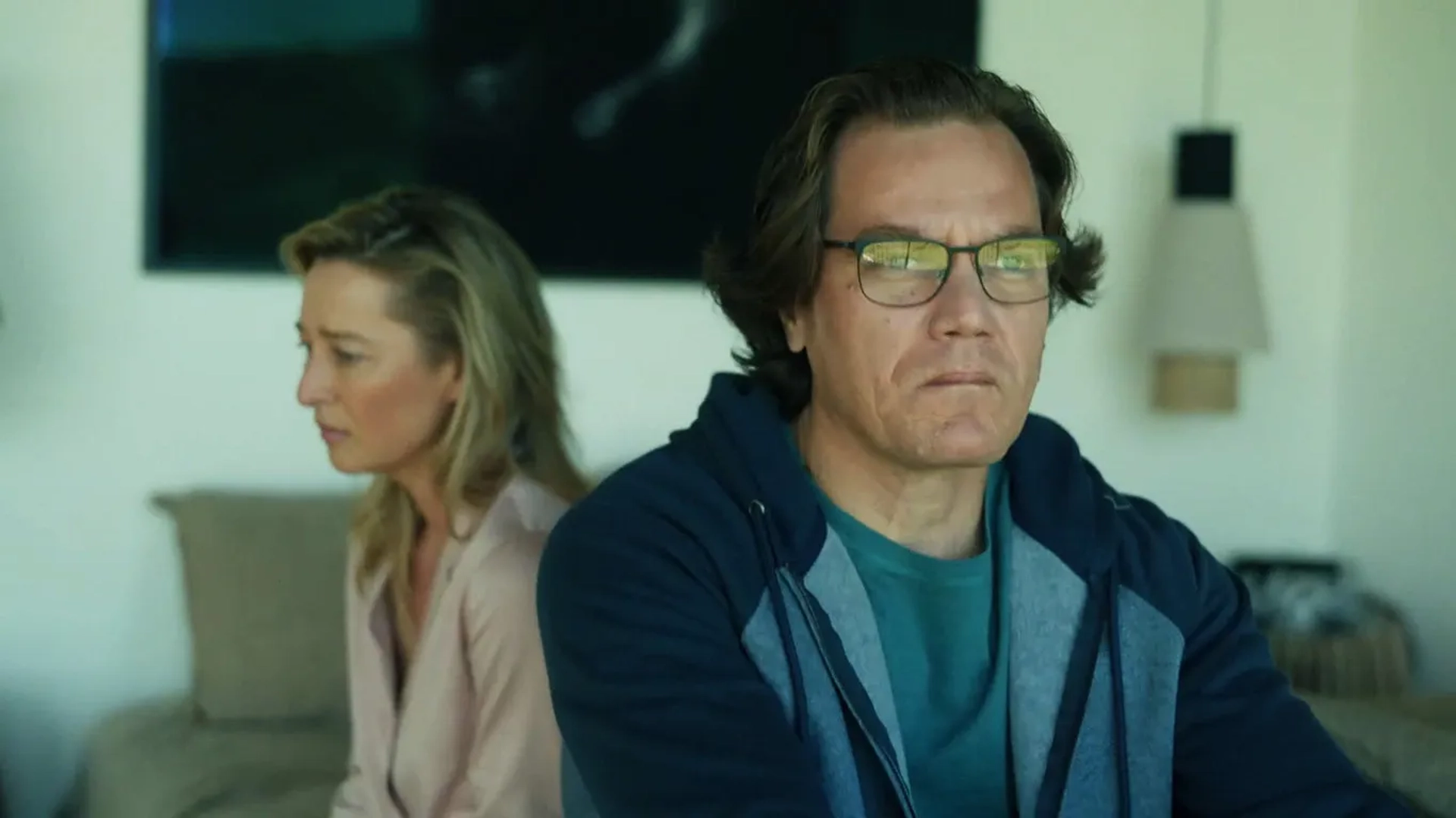 Asher Keddie and Michael Shannon in Nine Perfect Strangers: The Critical Path (2021)