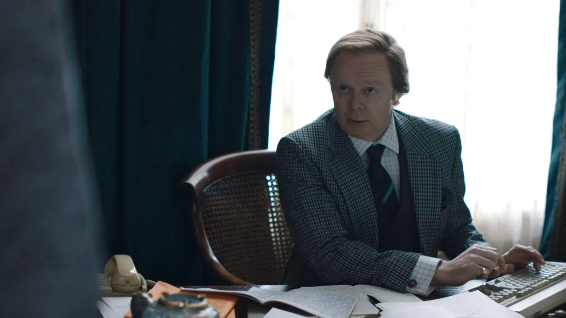 Jason Watkins in Des (2020)