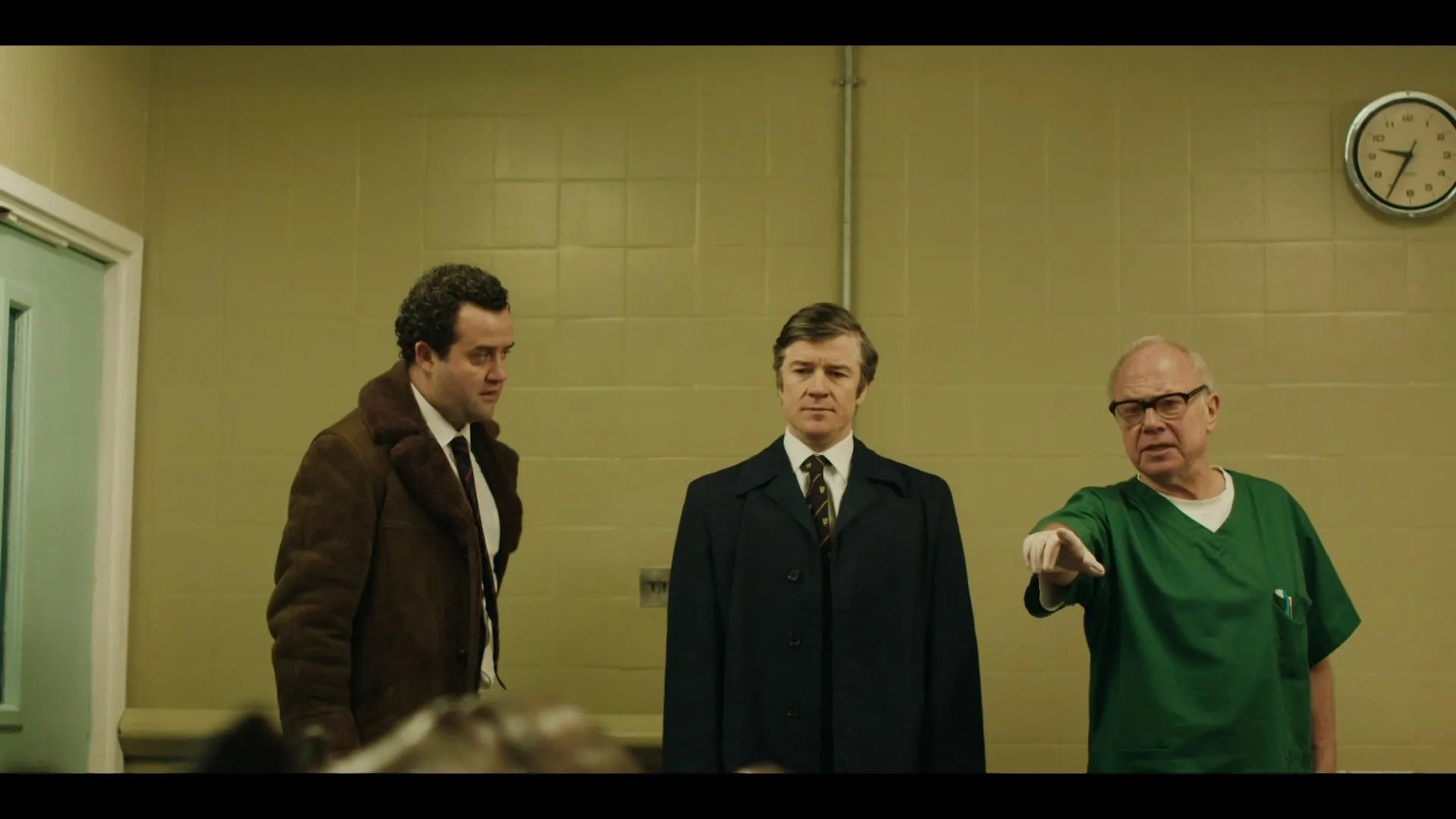 Jonathan Coy, Barry Ward, and Daniel Mays in Des (2020)