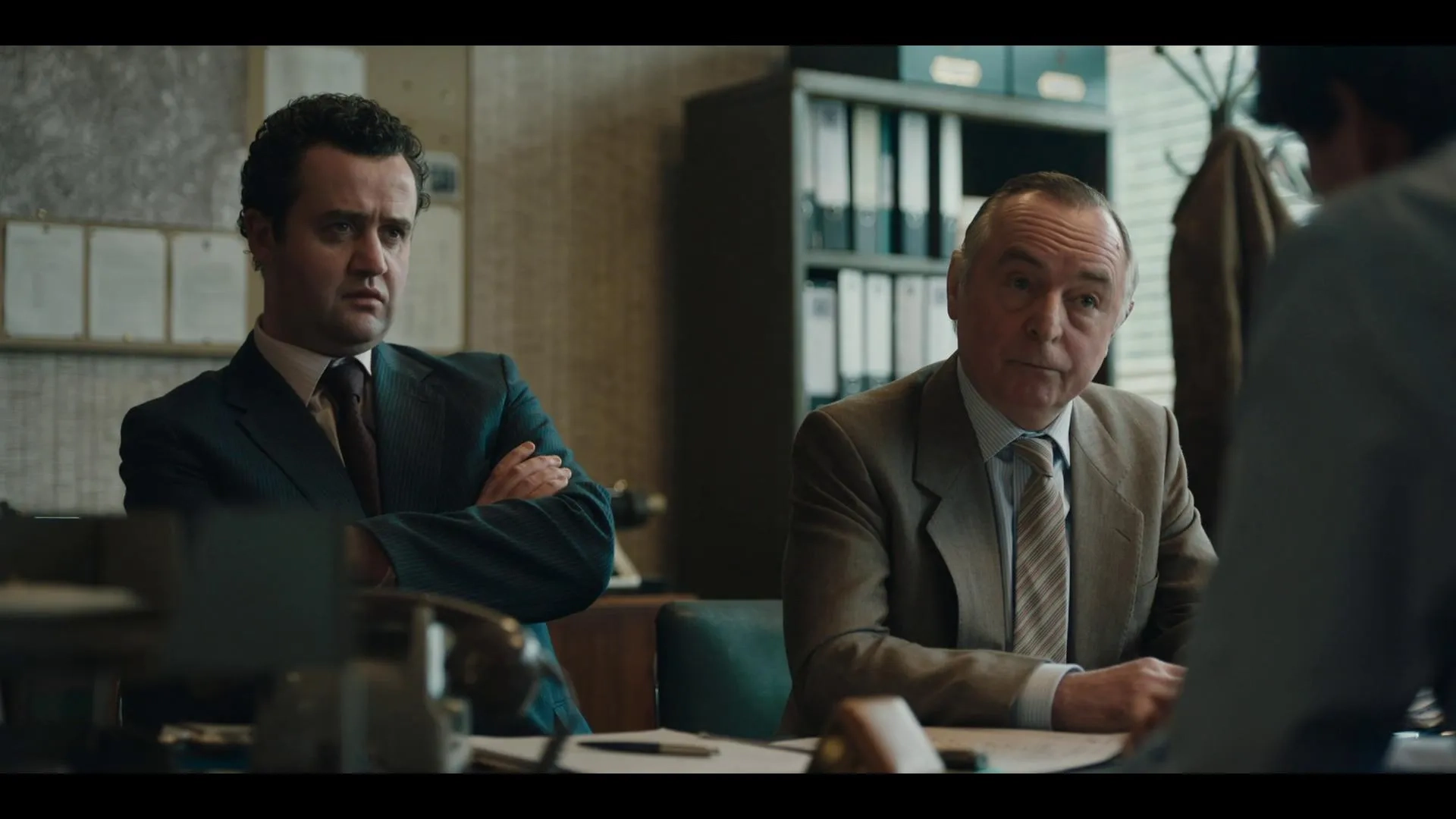 Ron Cook and Daniel Mays in Des (2020)