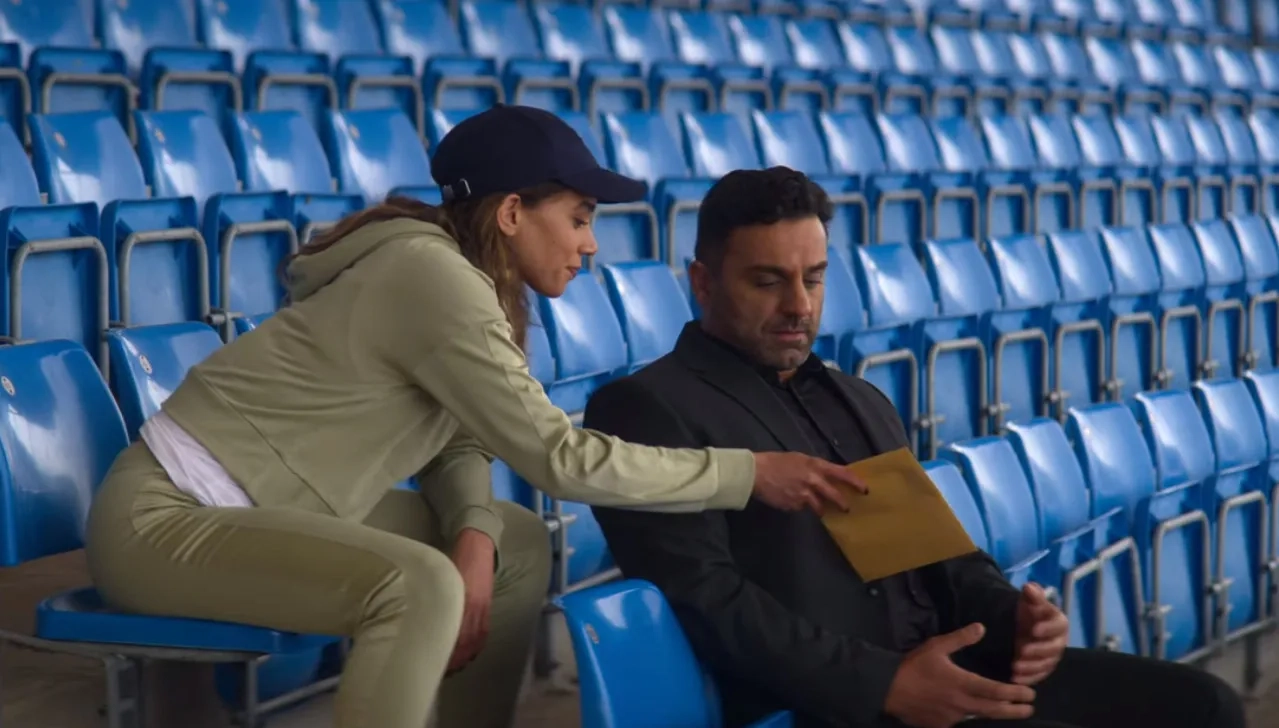 Pasha Bocarie and Hannah John-Kamen in The Stranger: Episode #1.5 (2020)