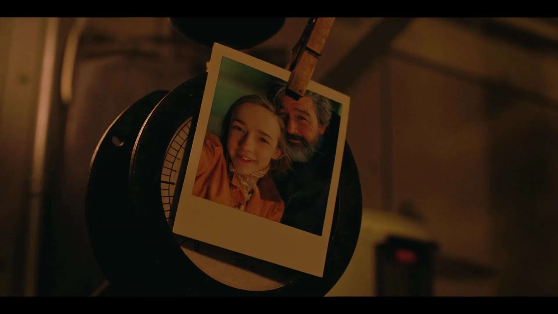 Kyle Chandler and Marlow Barkley in Slumberland (2022)