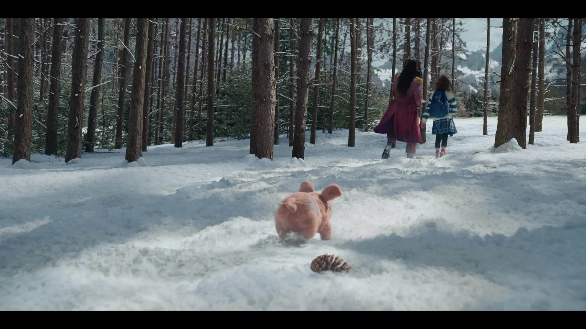 Jason Momoa and Marlow Barkley in Slumberland (2022)