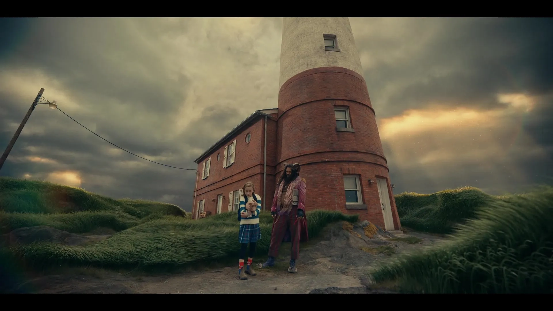 Jason Momoa and Marlow Barkley in Slumberland (2022)