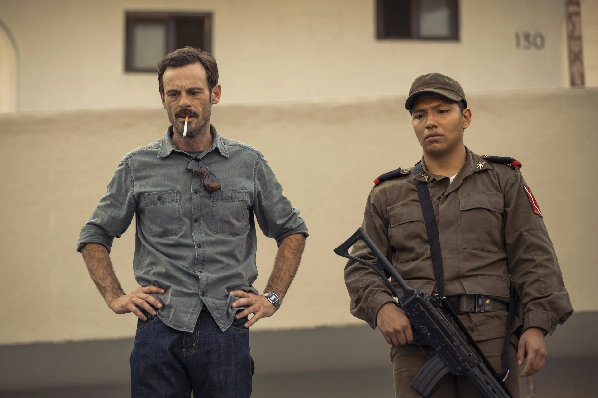 Scoot McNairy in Narcos: Mexico: La Voz (2021)