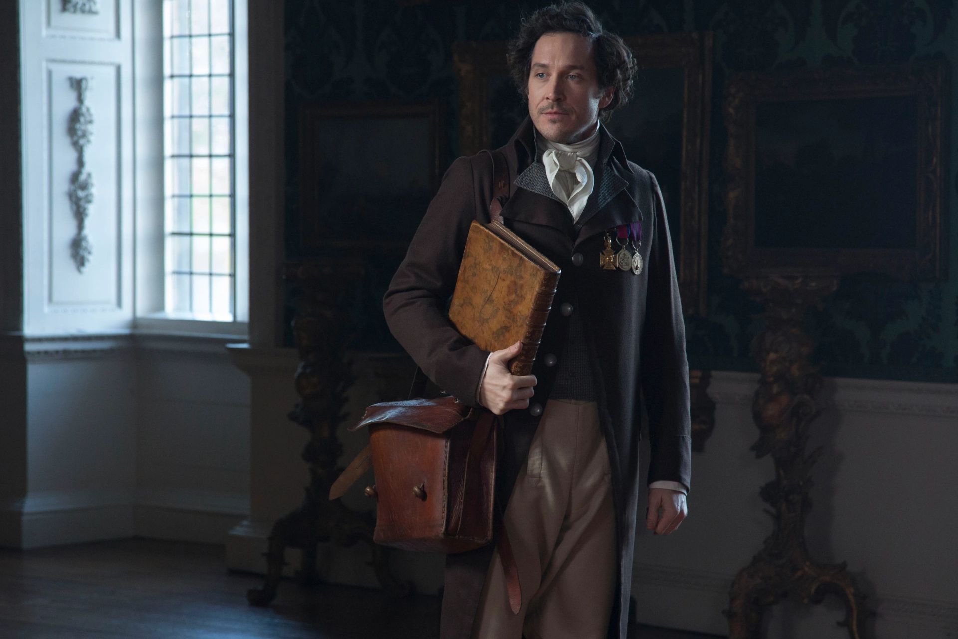 Bertie Carvel in Jonathan Strange & Mr Norrell (2015)