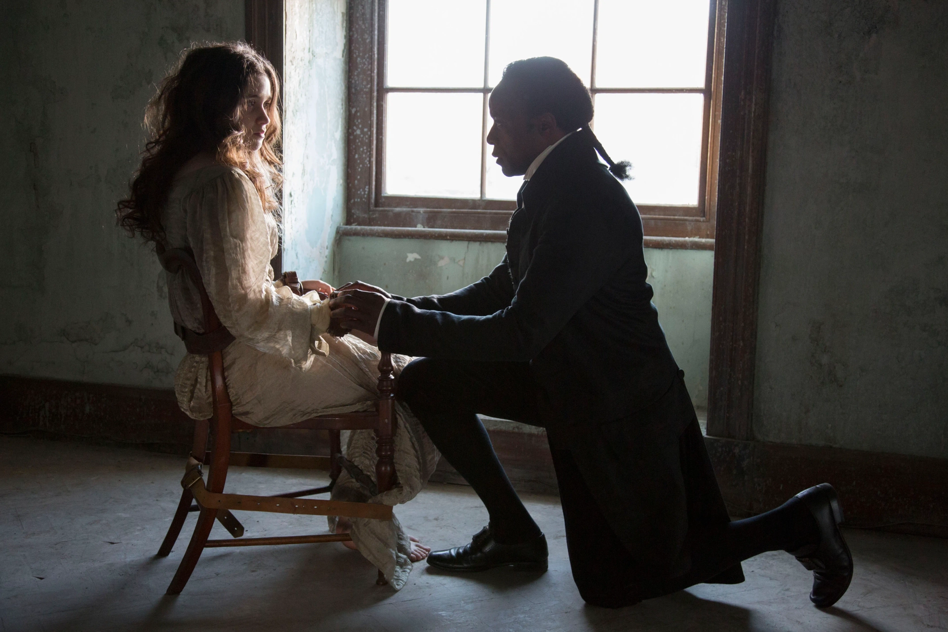 Ariyon Bakare and Alice Englert in Jonathan Strange & Mr Norrell (2015)