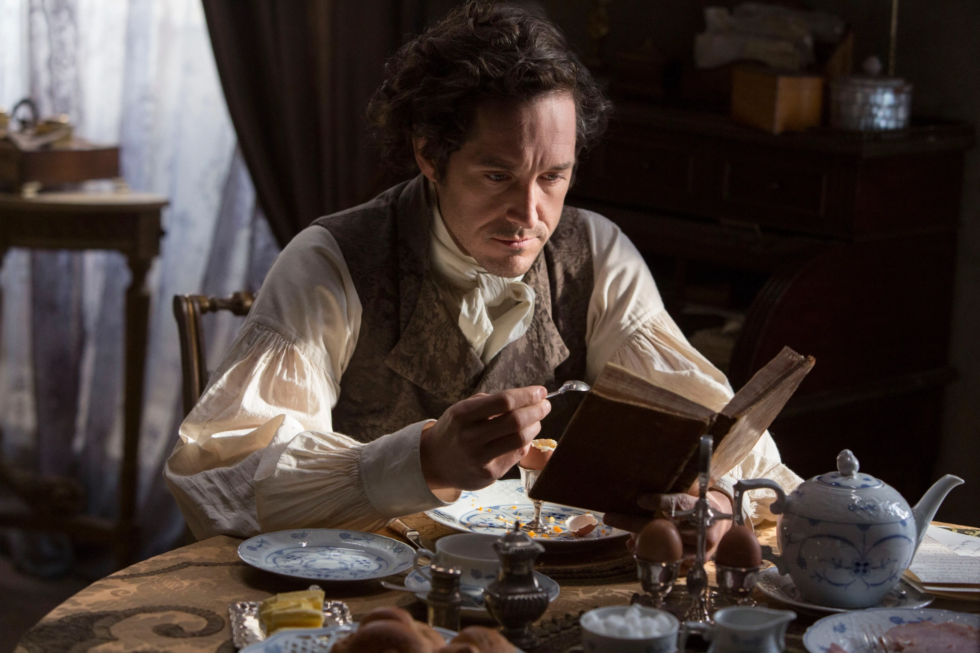 Bertie Carvel in Jonathan Strange & Mr Norrell (2015)