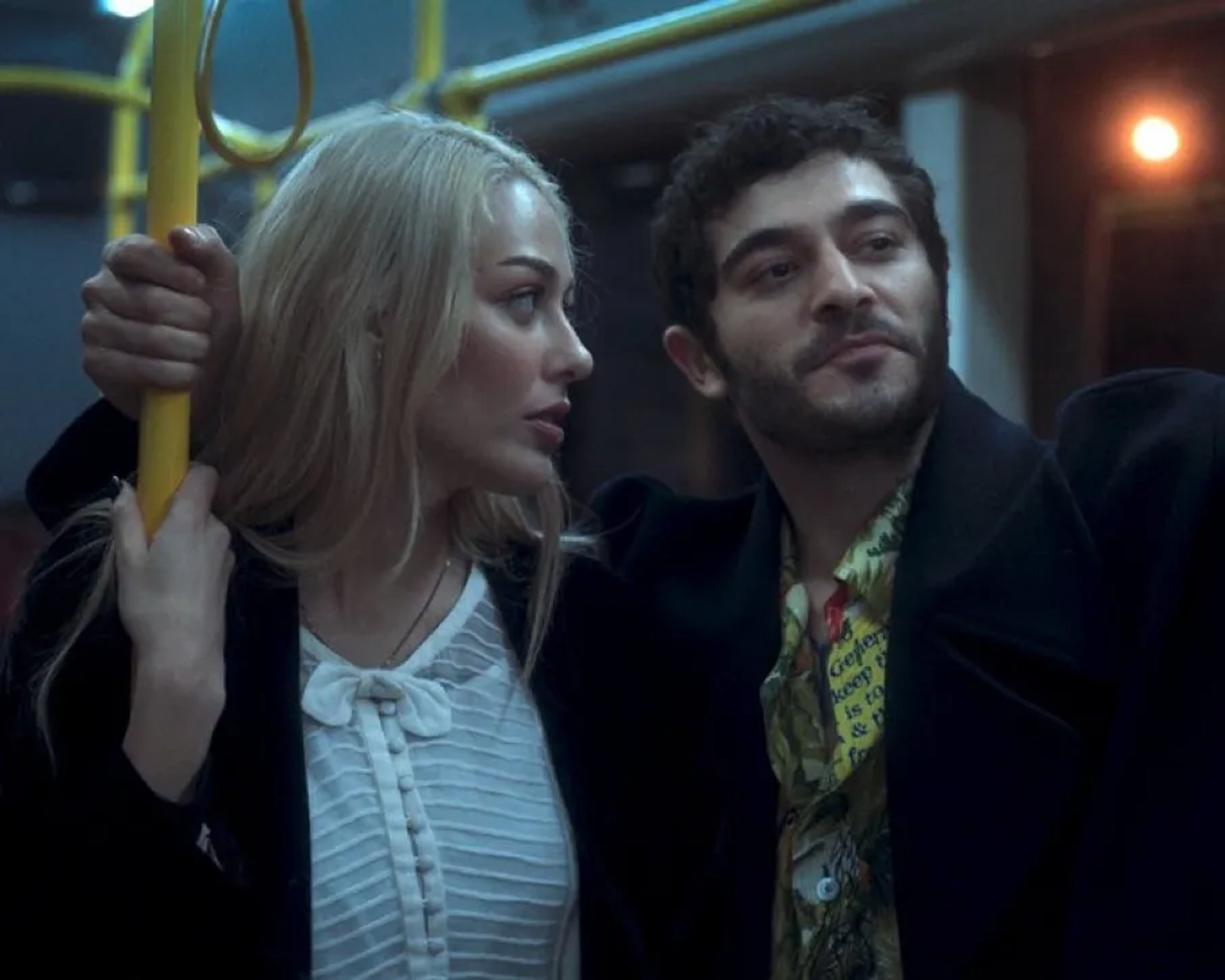 Dilan Çiçek Deniz and Burak Deniz in Don't Leave (2022)