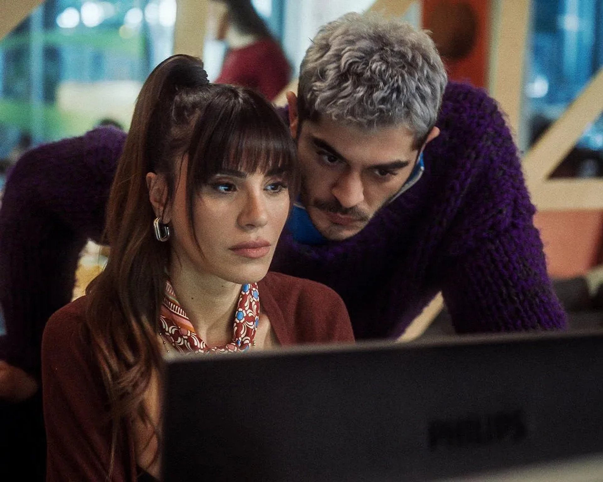 Sükran Ovali and Burak Deniz in Don't Leave (2022)