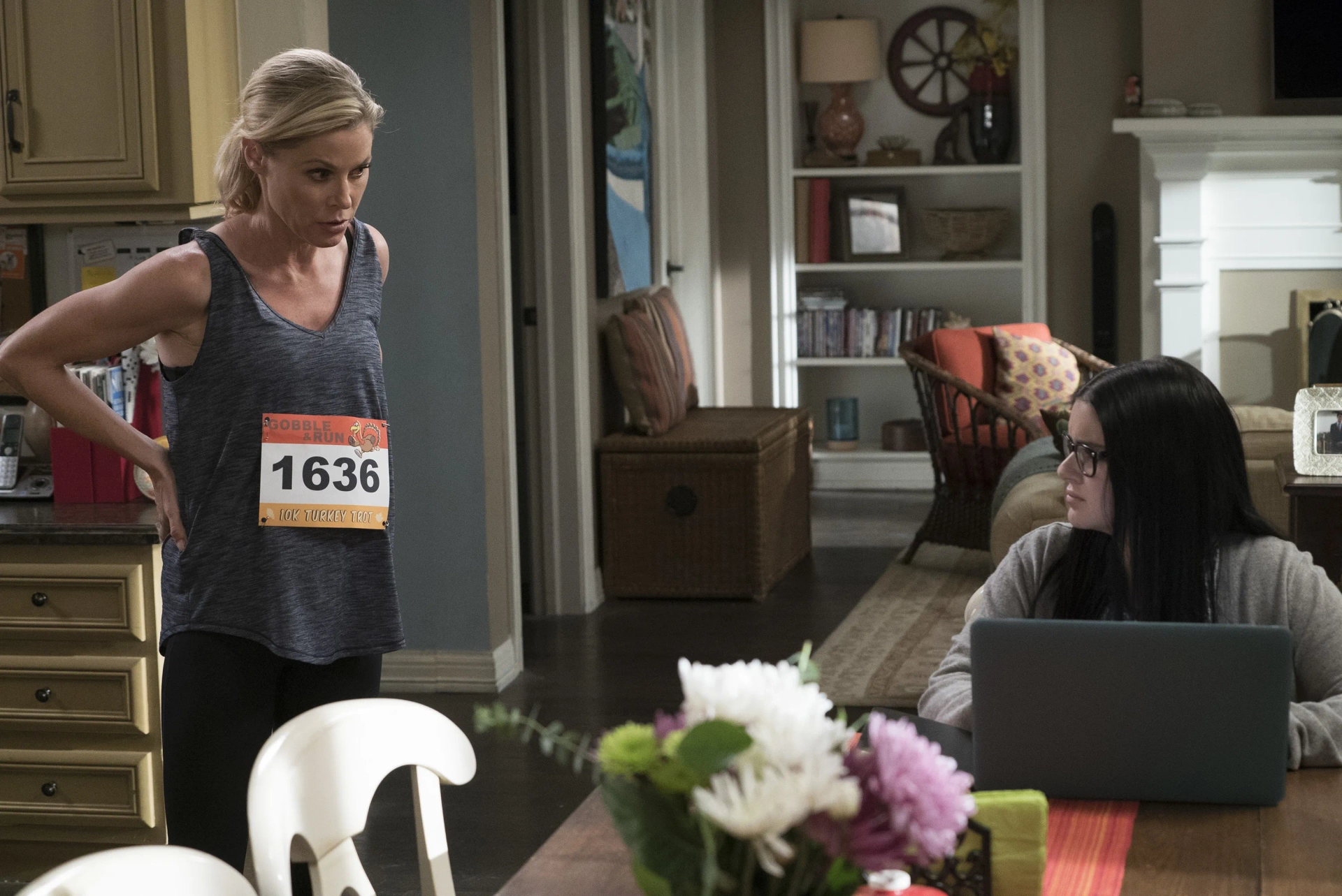 Julie Bowen and Ariel Winter in Modern Family (2009)