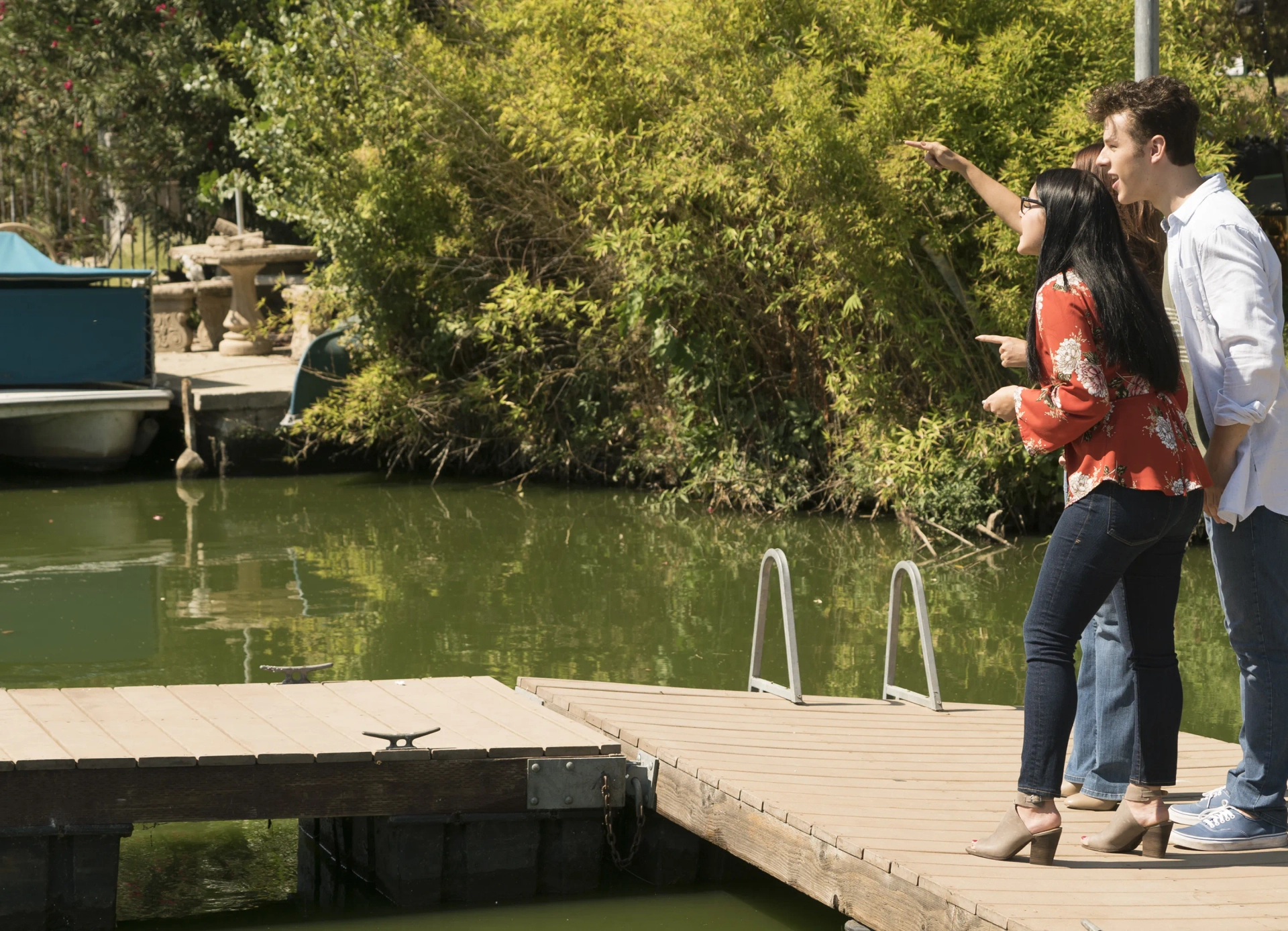 Ariel Winter and Nolan Gould in Modern Family (2009)