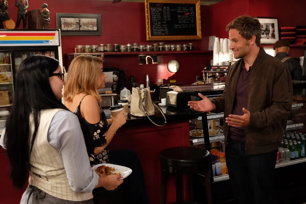 Sarah Hyland, Ariel Winter, and David Hoffman in Modern Family (2009)