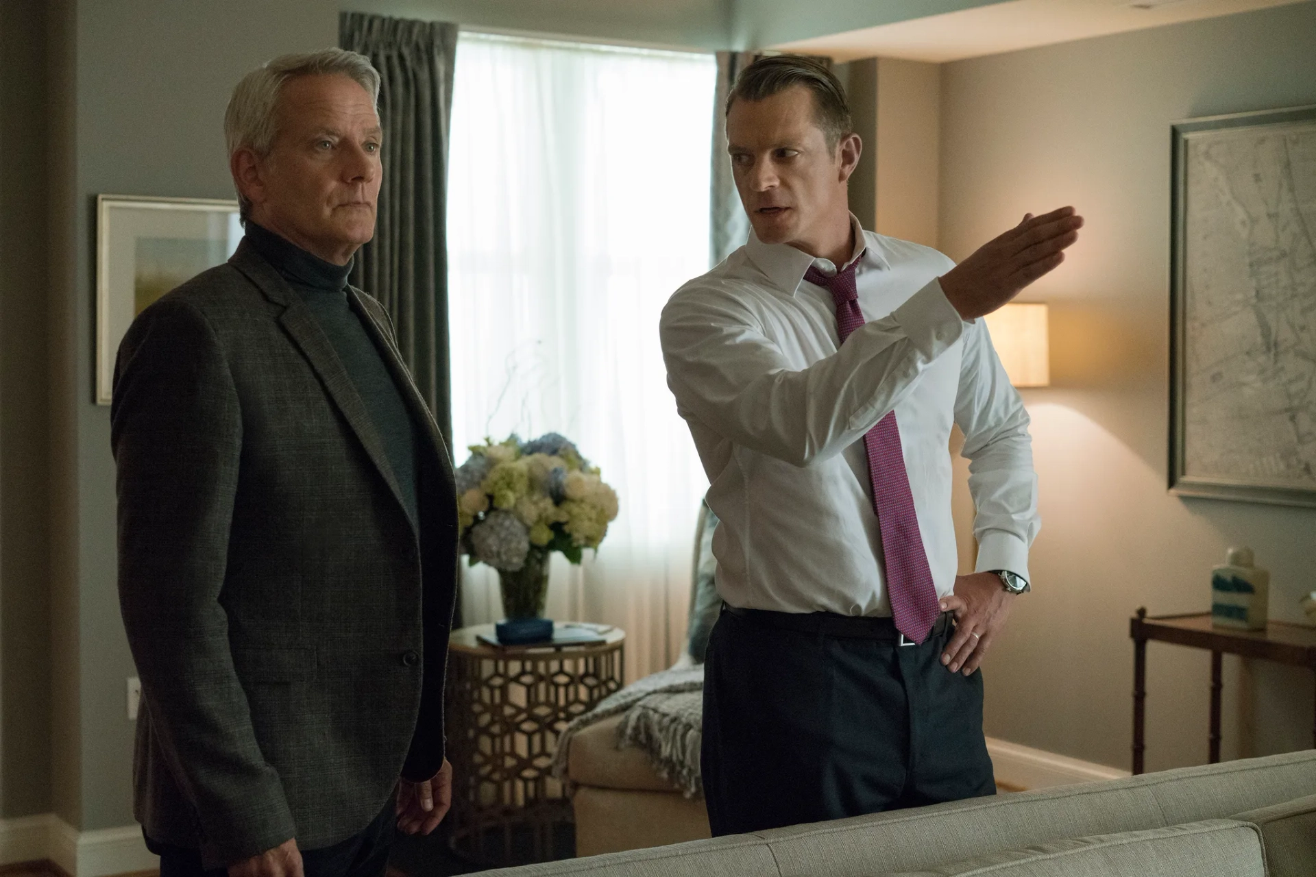 Campbell Scott and Joel Kinnaman in House of Cards (2013)