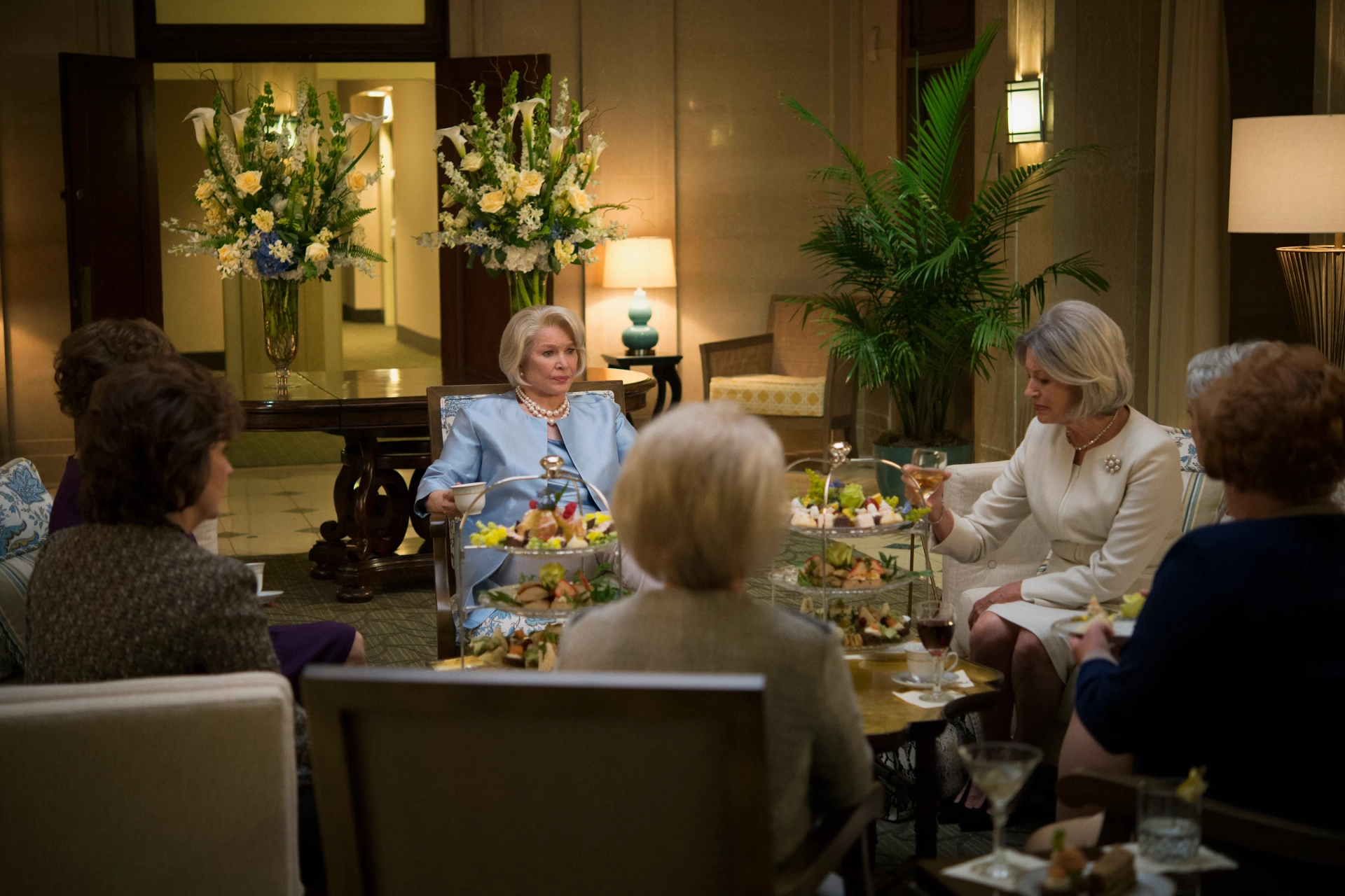 Ellen Burstyn in House of Cards (2013)