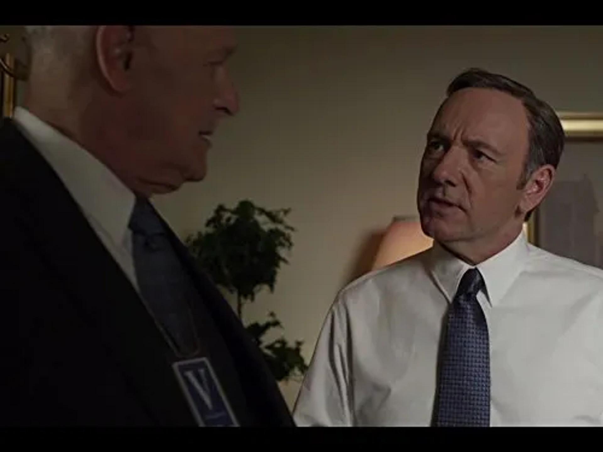 Kevin Spacey and Gerald McRaney in House of Cards (2013)