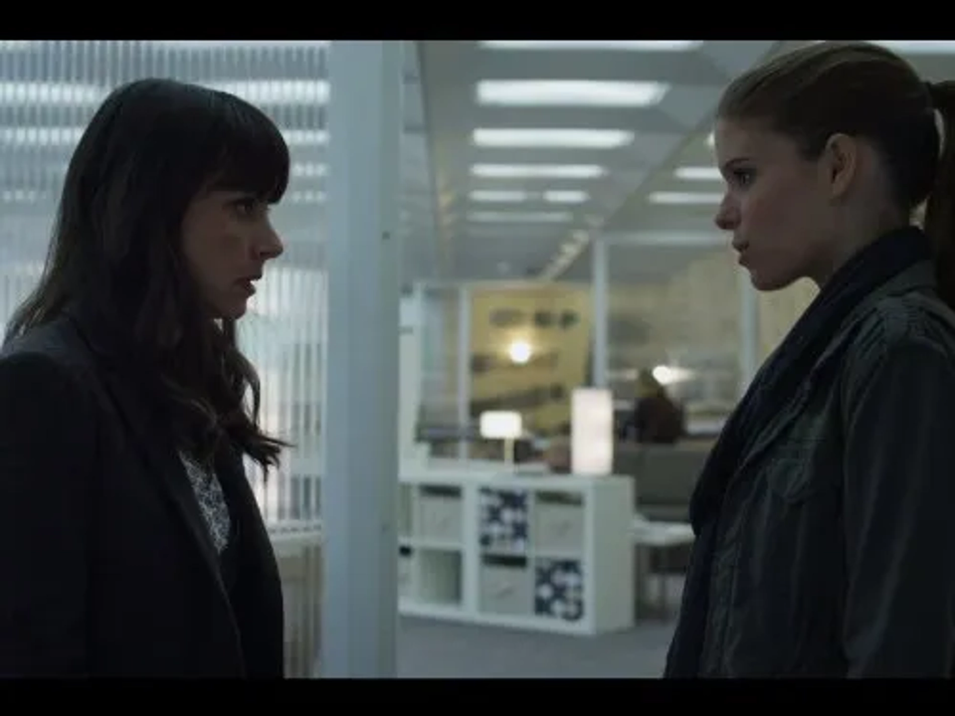 Kate Mara and Constance Zimmer in House of Cards (2013)