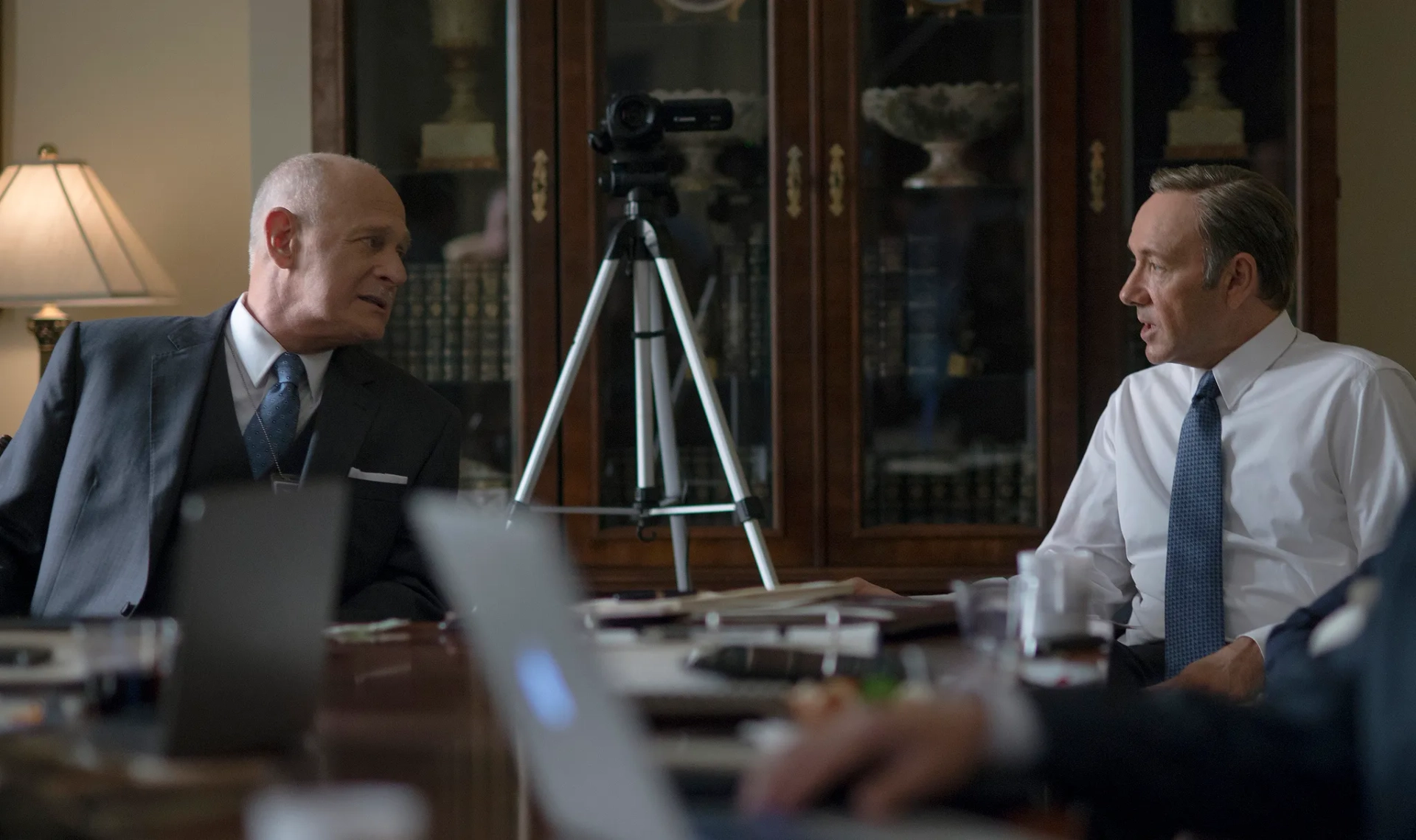 Kevin Spacey and Gerald McRaney in House of Cards (2013)