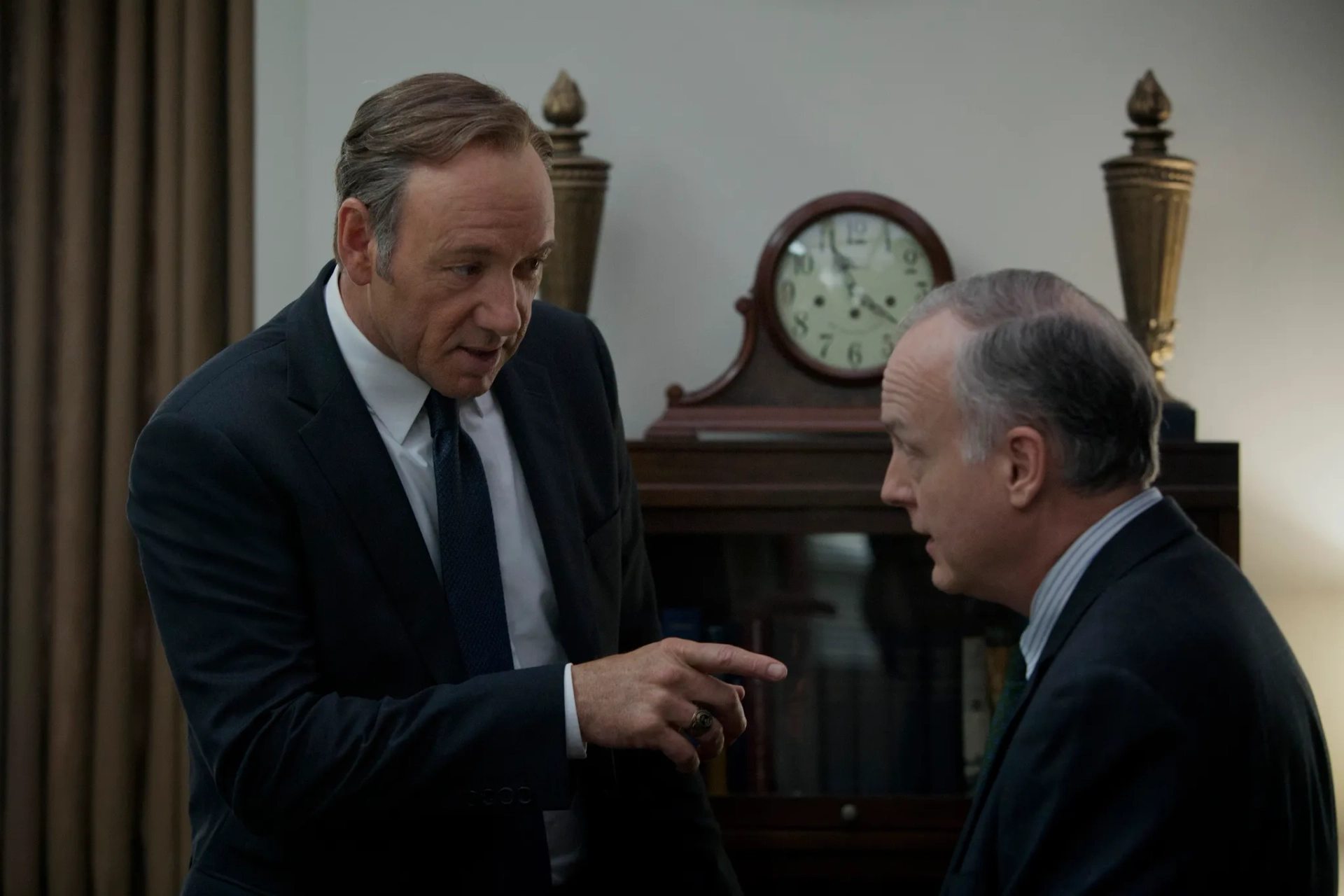 Kevin Spacey and Reed Birney in House of Cards (2013)