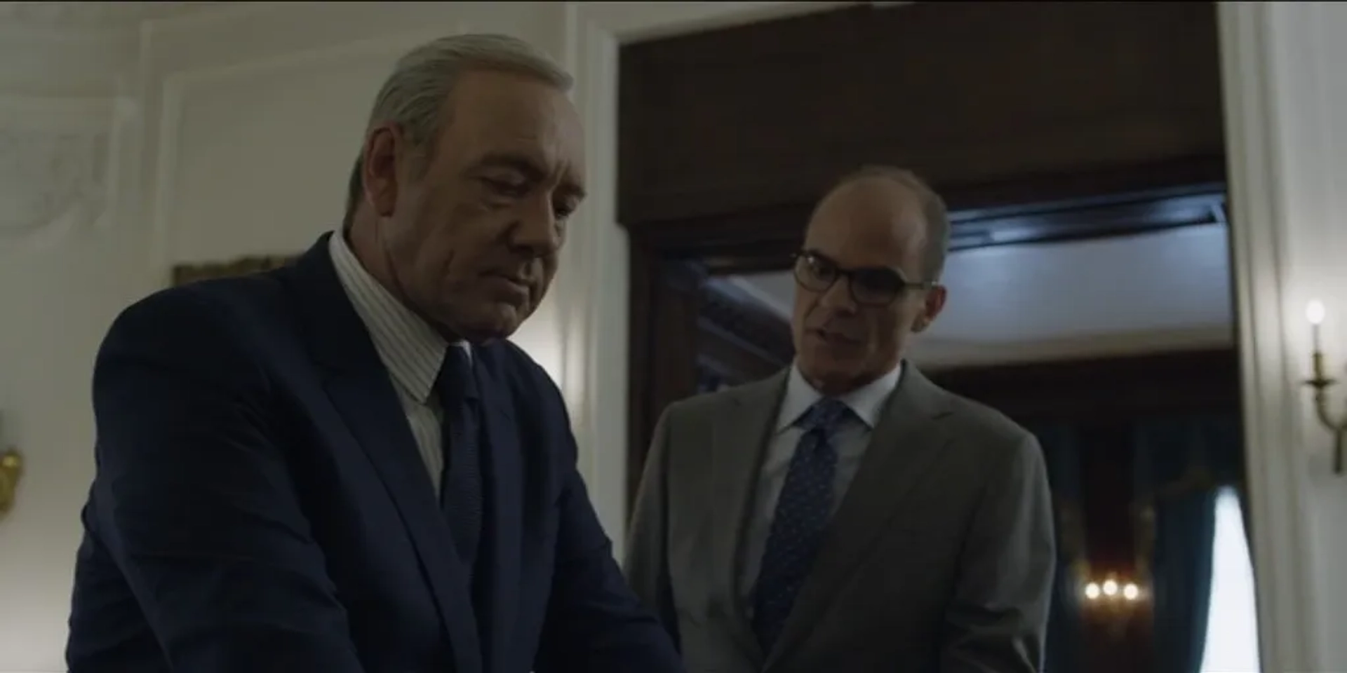 Kevin Spacey and Michael Kelly in House of Cards (2013)