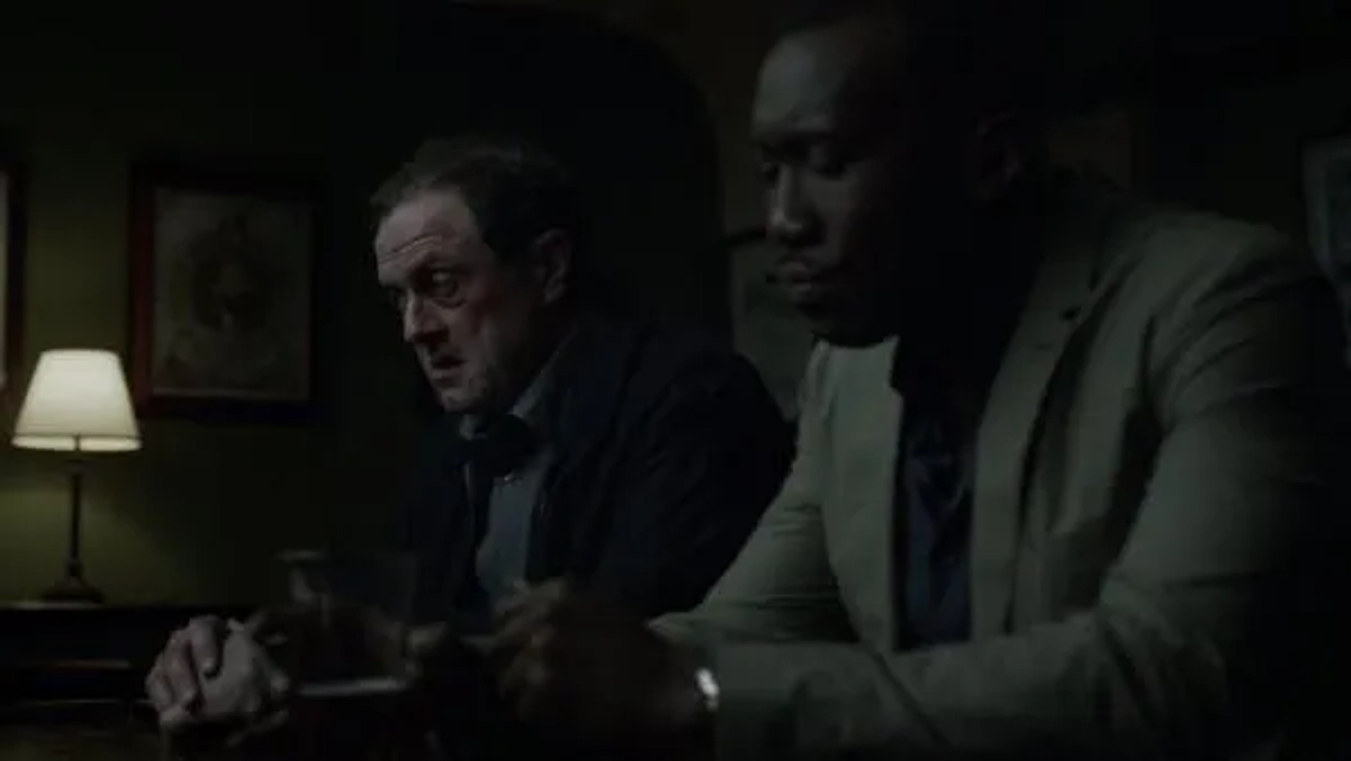 Boris McGiver and Mahershala Ali in House of Cards (2013)