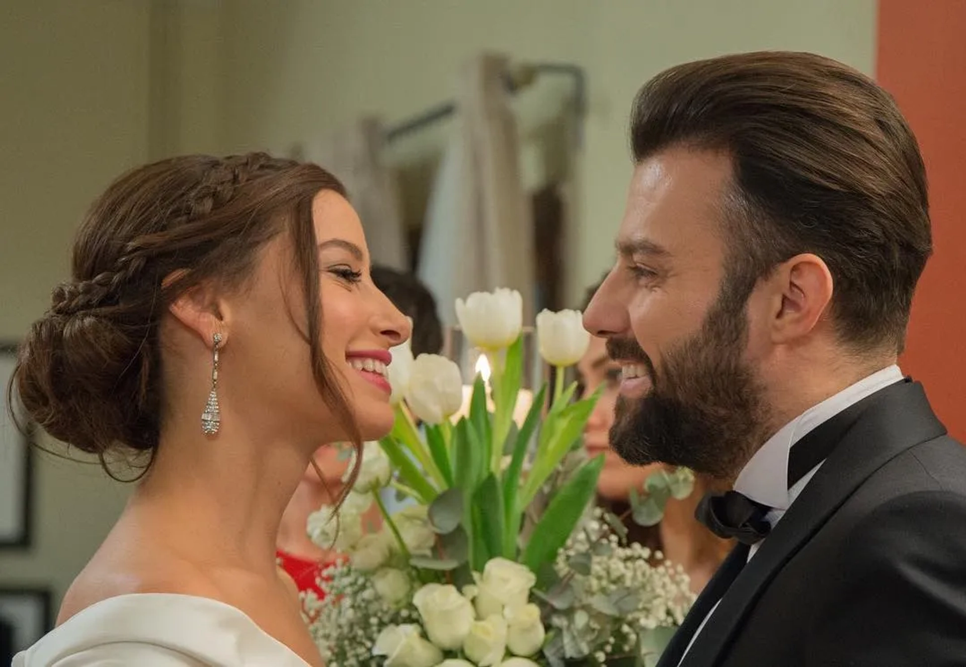 Salih Bademci and Müjde Uzman in Love for Rent (2015)