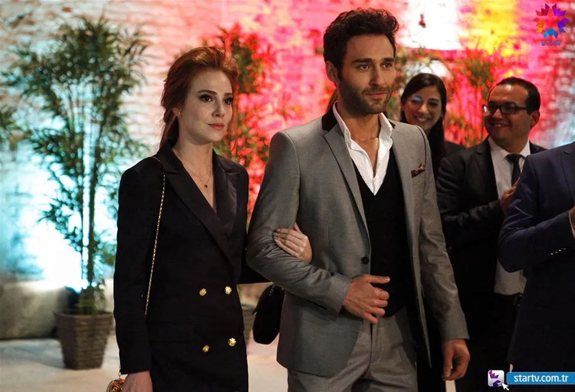 Seçkin Özdemir and Elçin Sangu in Love for Rent (2015)