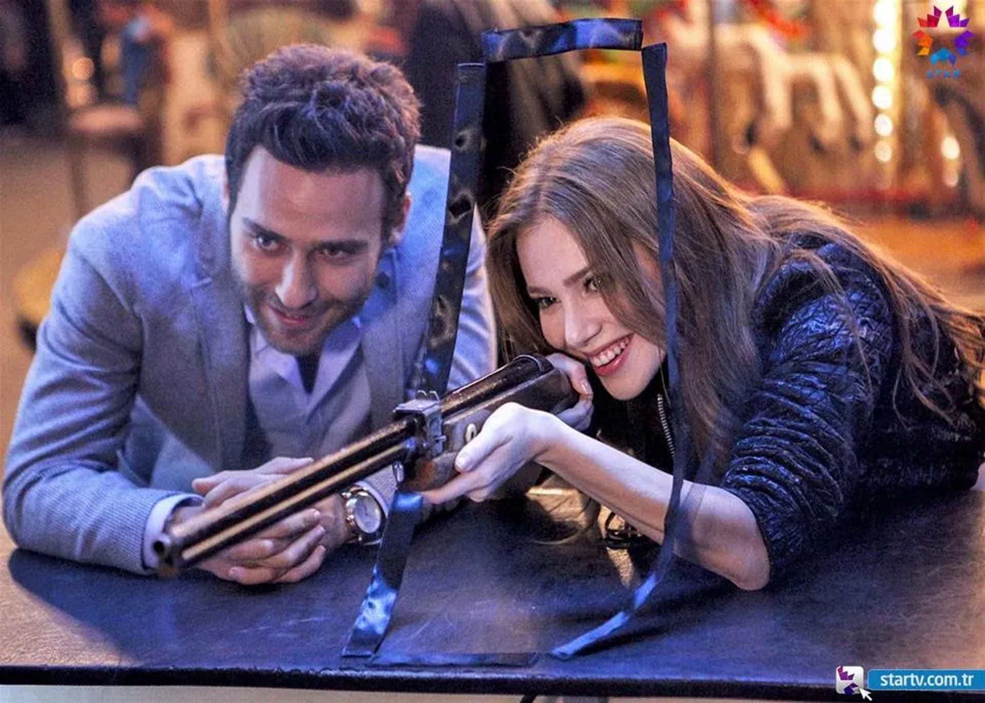 Seçkin Özdemir and Elçin Sangu in Love for Rent (2015)