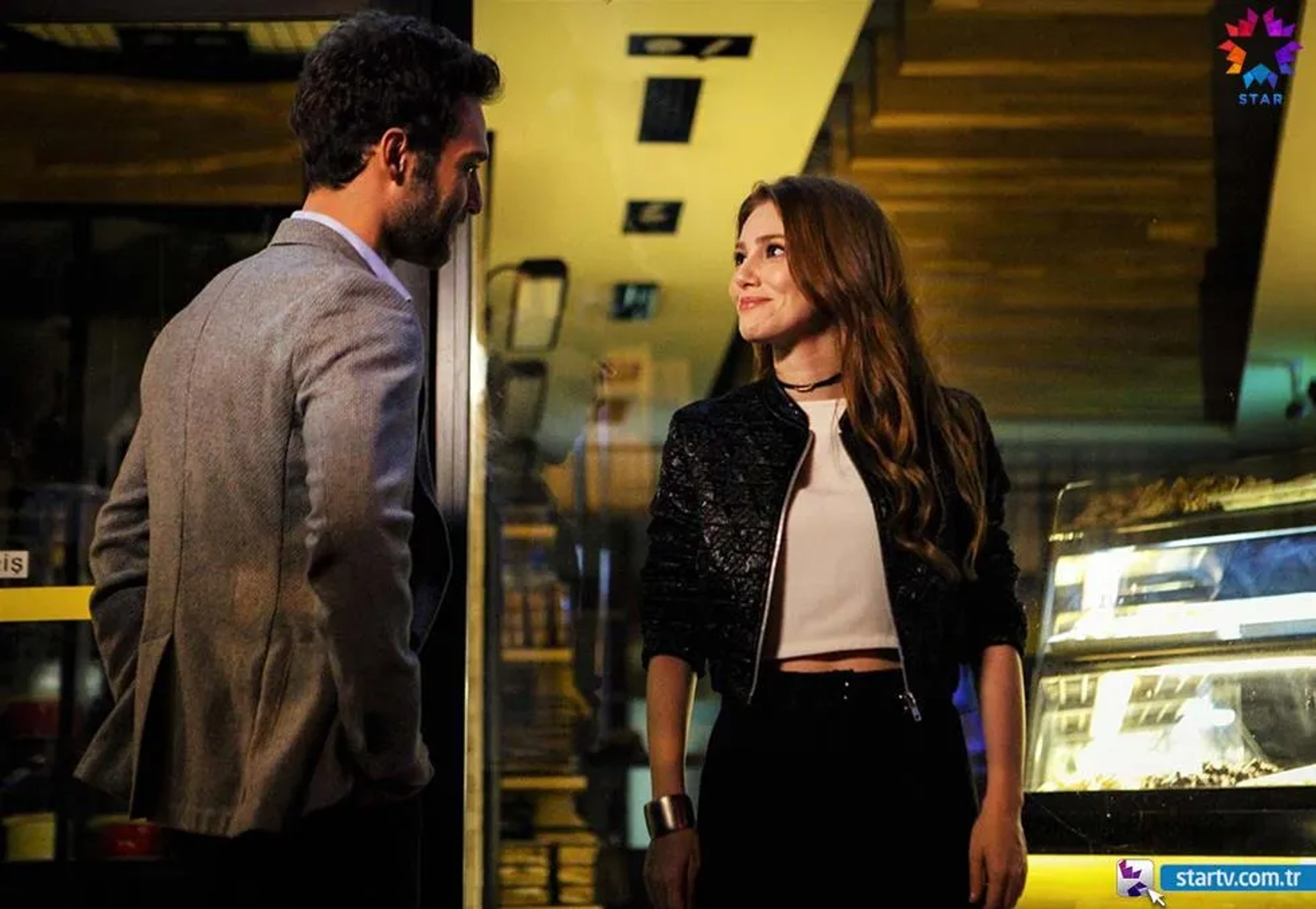 Seçkin Özdemir and Elçin Sangu in Love for Rent (2015)