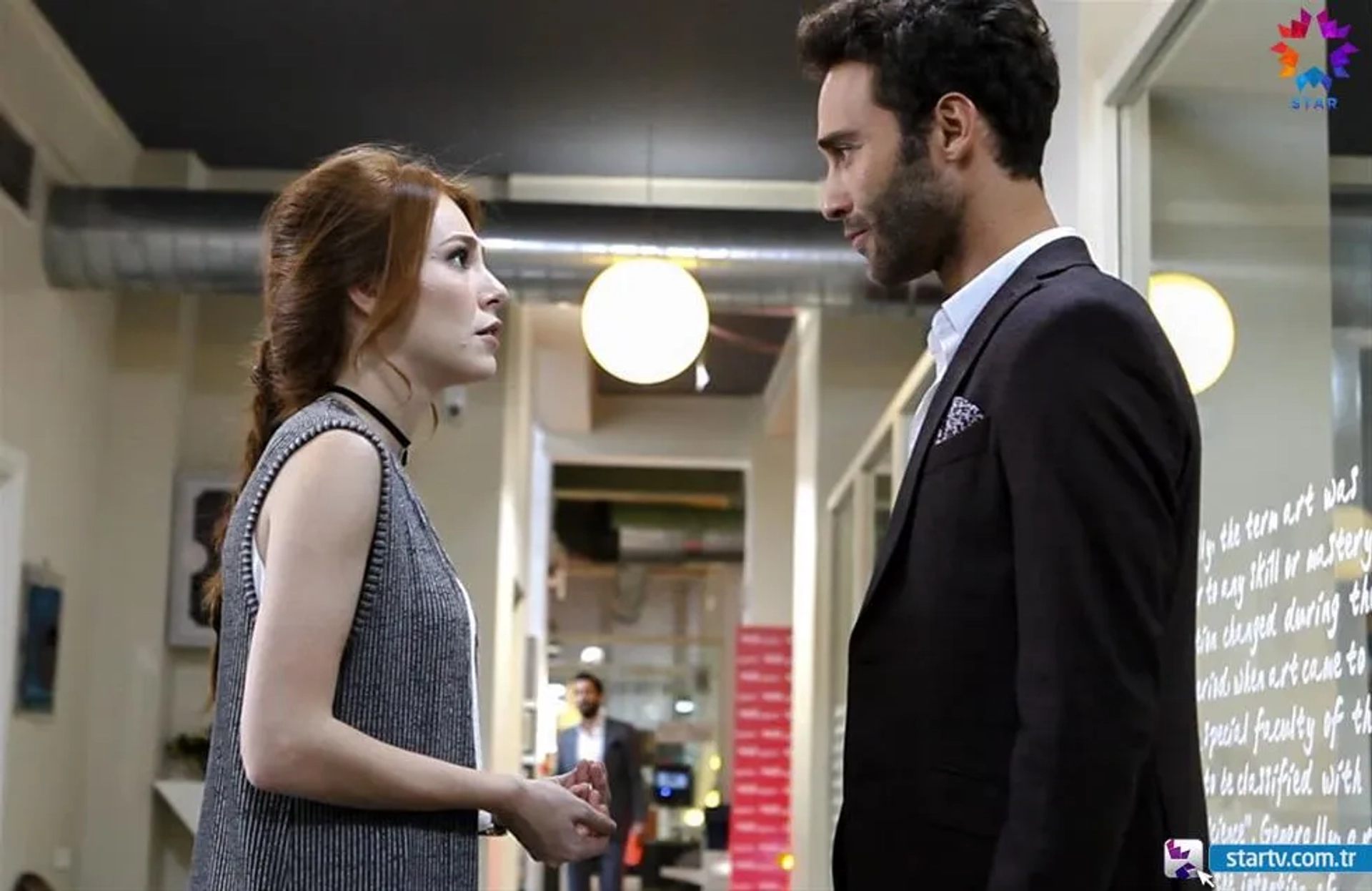 Seçkin Özdemir and Elçin Sangu in Love for Rent (2015)