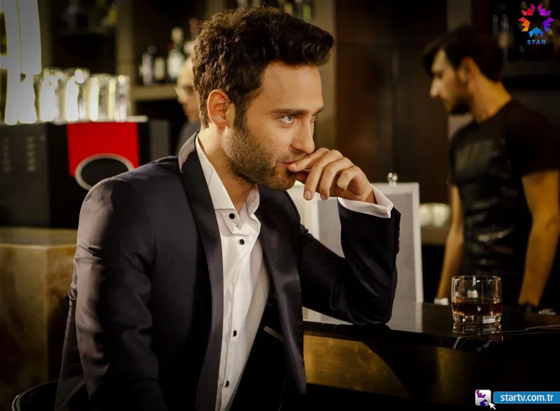 Seçkin Özdemir in Love for Rent (2015)