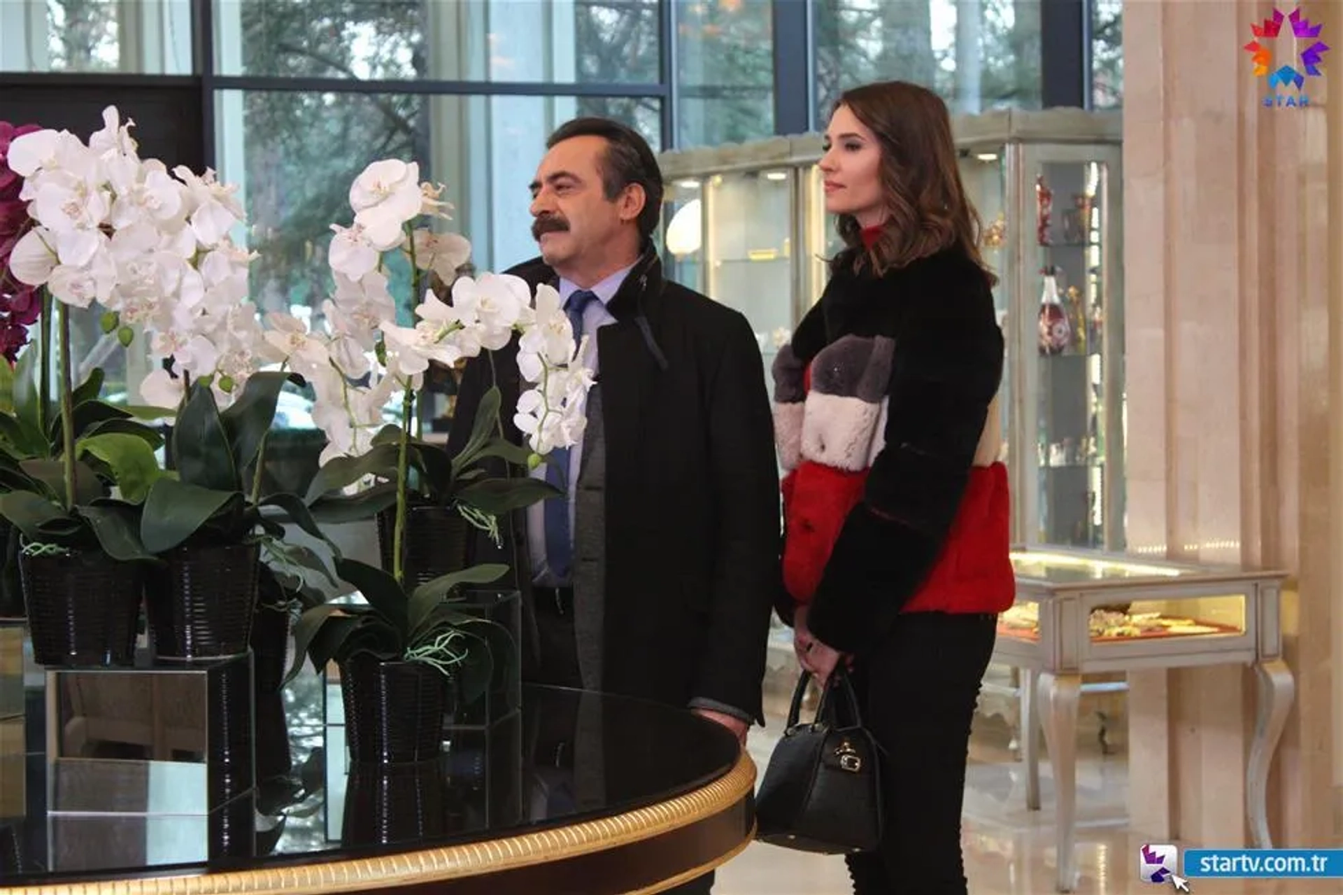 Levent Ülgen and Leyla Lydia Tugutlu in Love for Rent (2015)