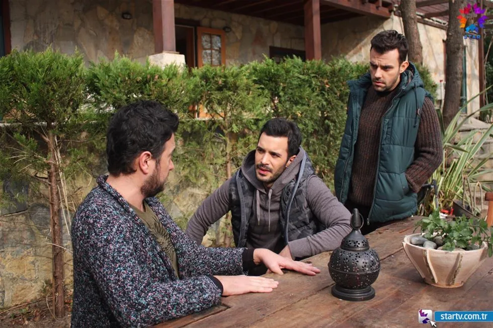 Salih Bademci, Baris Arduç, and Onur Büyüktopçu in Love for Rent (2015)