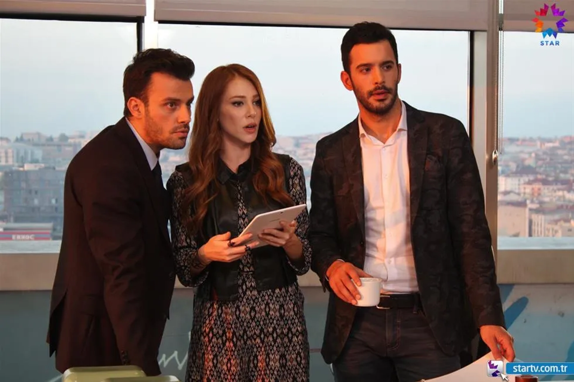 Salih Bademci, Elçin Sangu, and Baris Arduç in Love for Rent (2015)