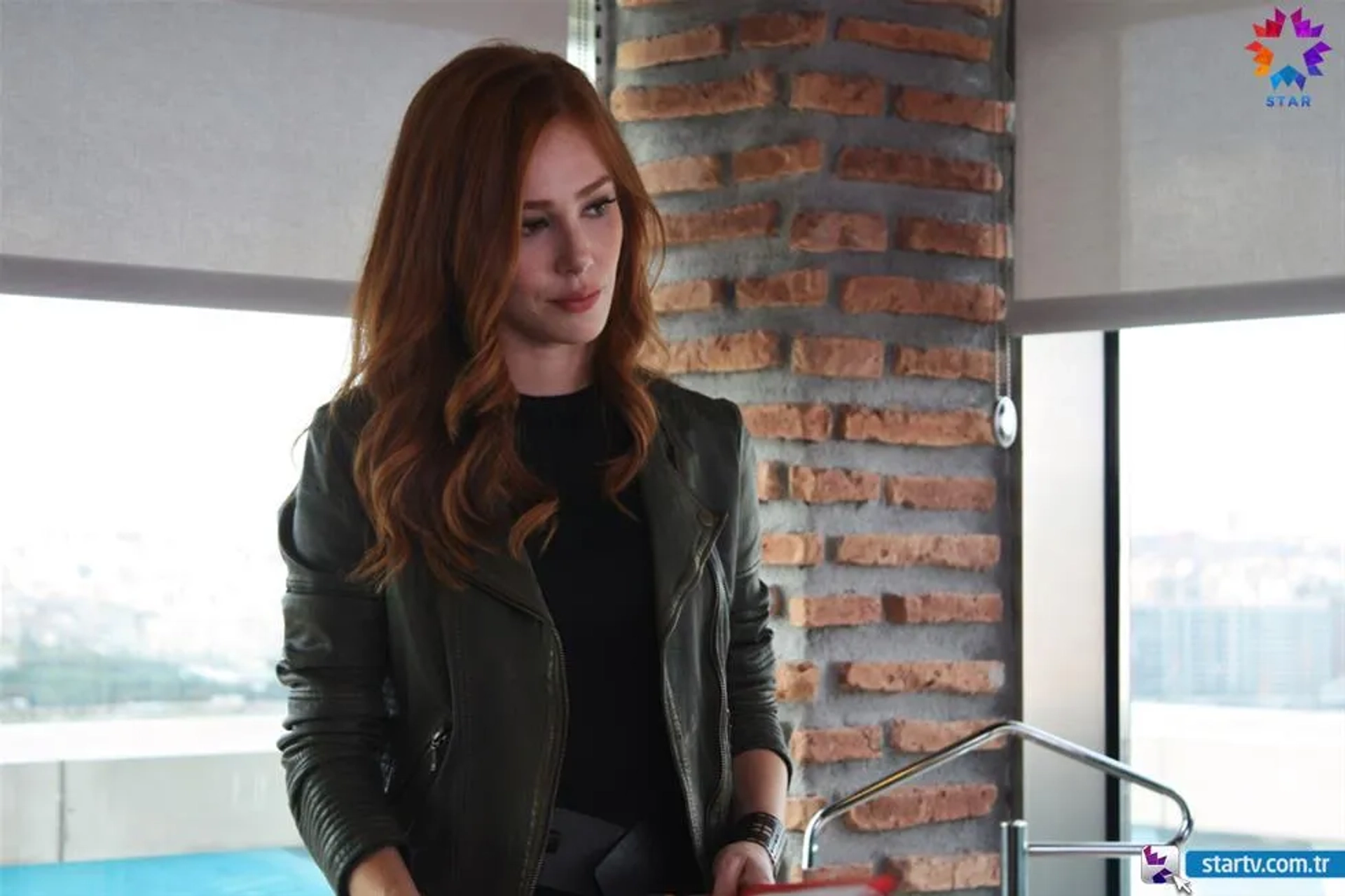 Elçin Sangu in Love for Rent (2015)