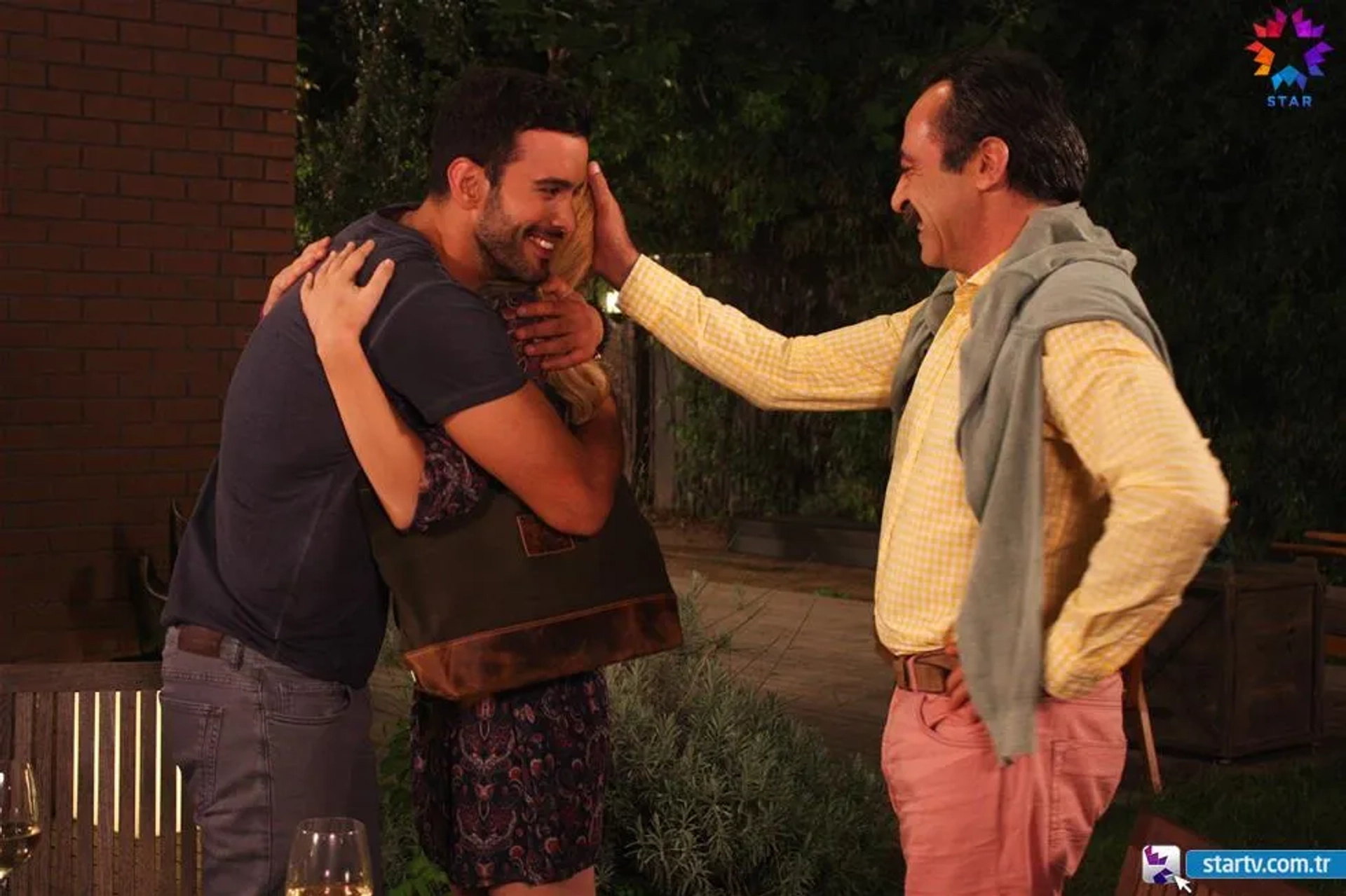 Levent Ülgen and Baris Arduç in Love for Rent (2015)