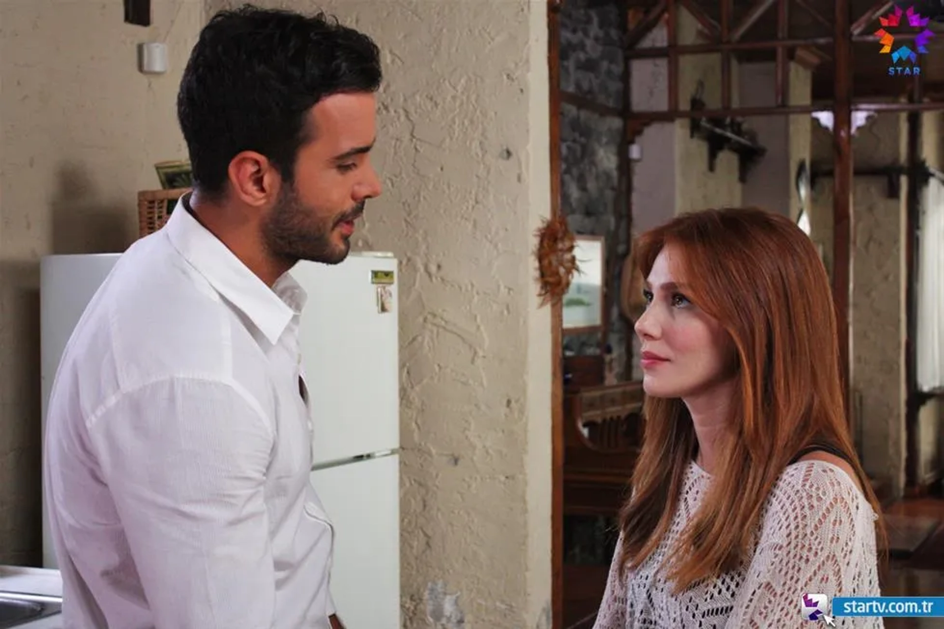 Elçin Sangu and Baris Arduç in Love for Rent (2015)