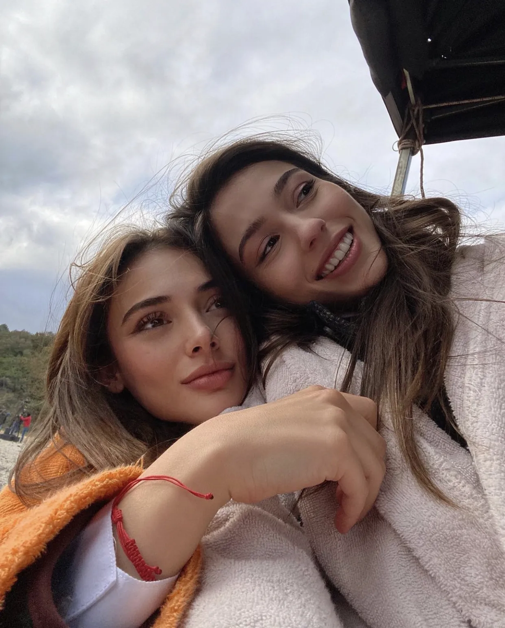 Meltem Akçöl and Rabia Soytürk in Hear Me (2022)