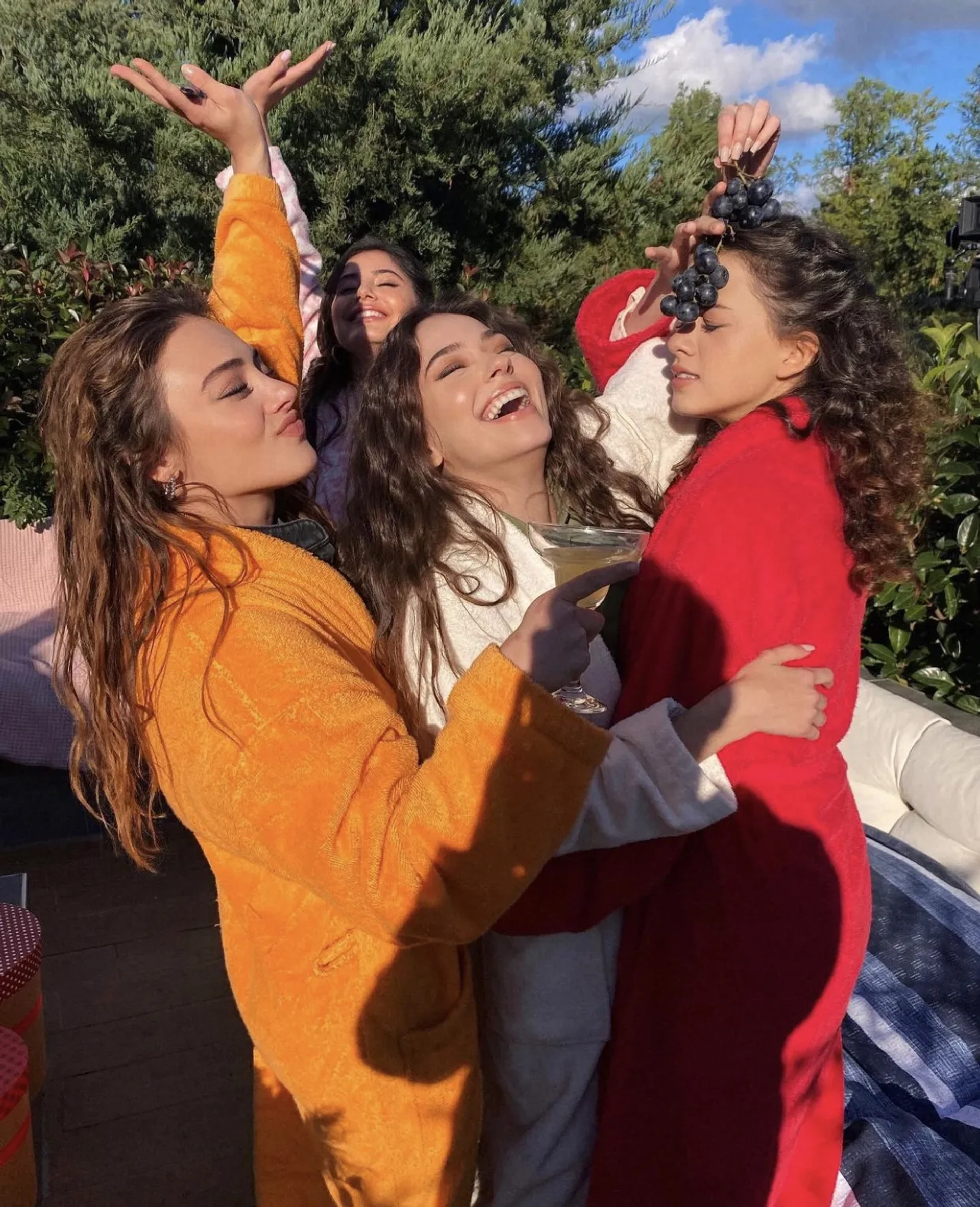 Helin Kandemir, Meltem Akçöl, Gokce Gunes Dogrusoz, and Rabia Soytürk in Hear Me (2022)