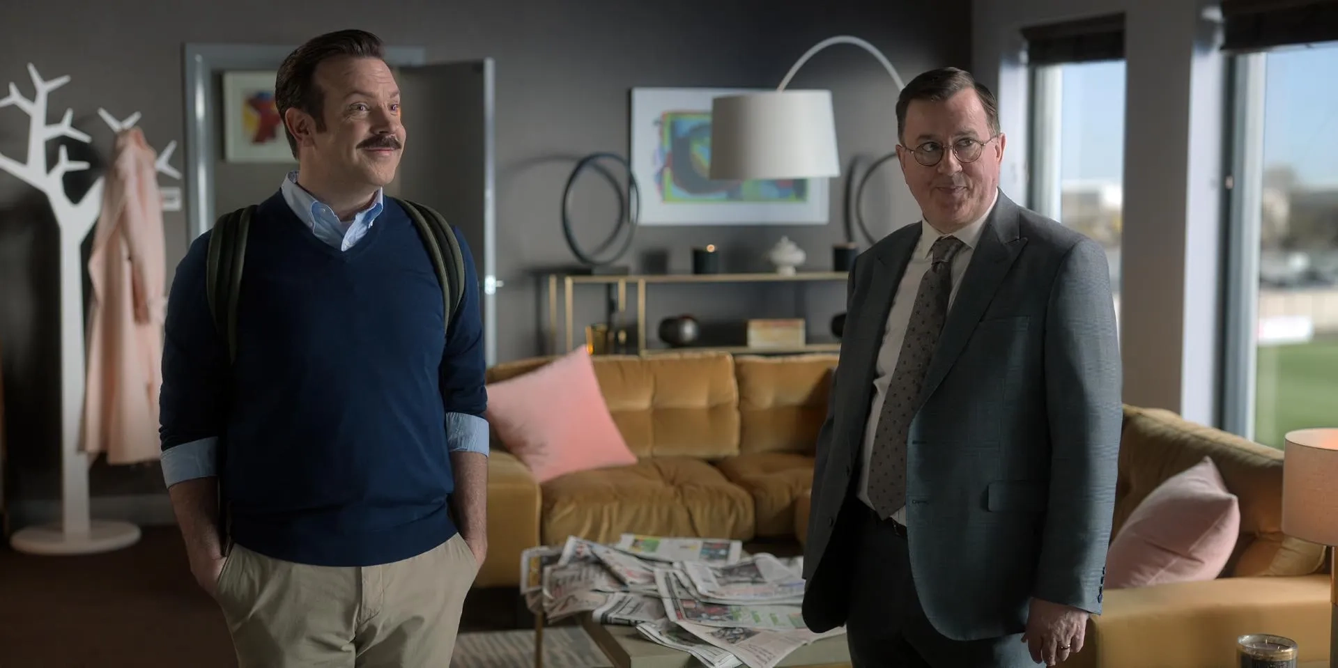 Jason Sudeikis and Jeremy Swift in Ted Lasso (2020)