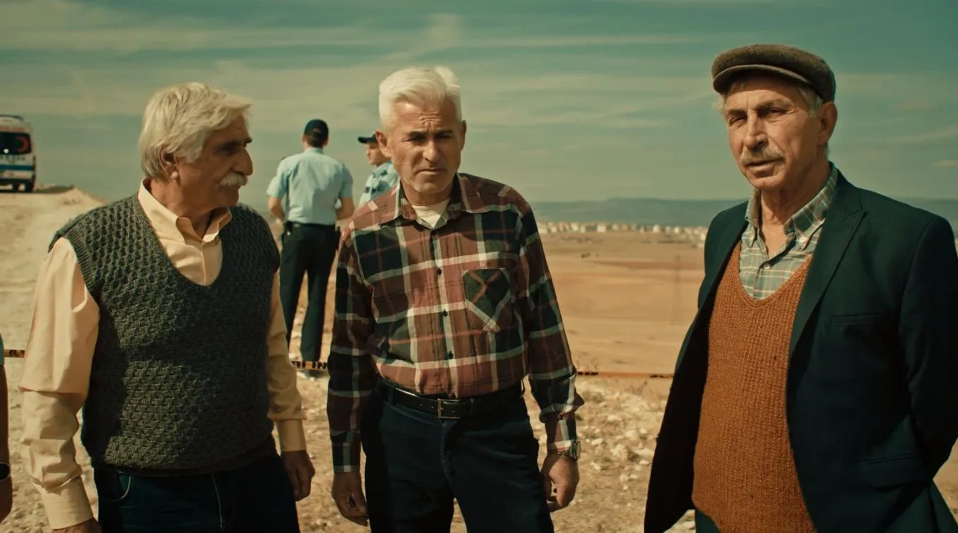 Sezai Çürüksu and Riza Akin in The Steppe (2018)