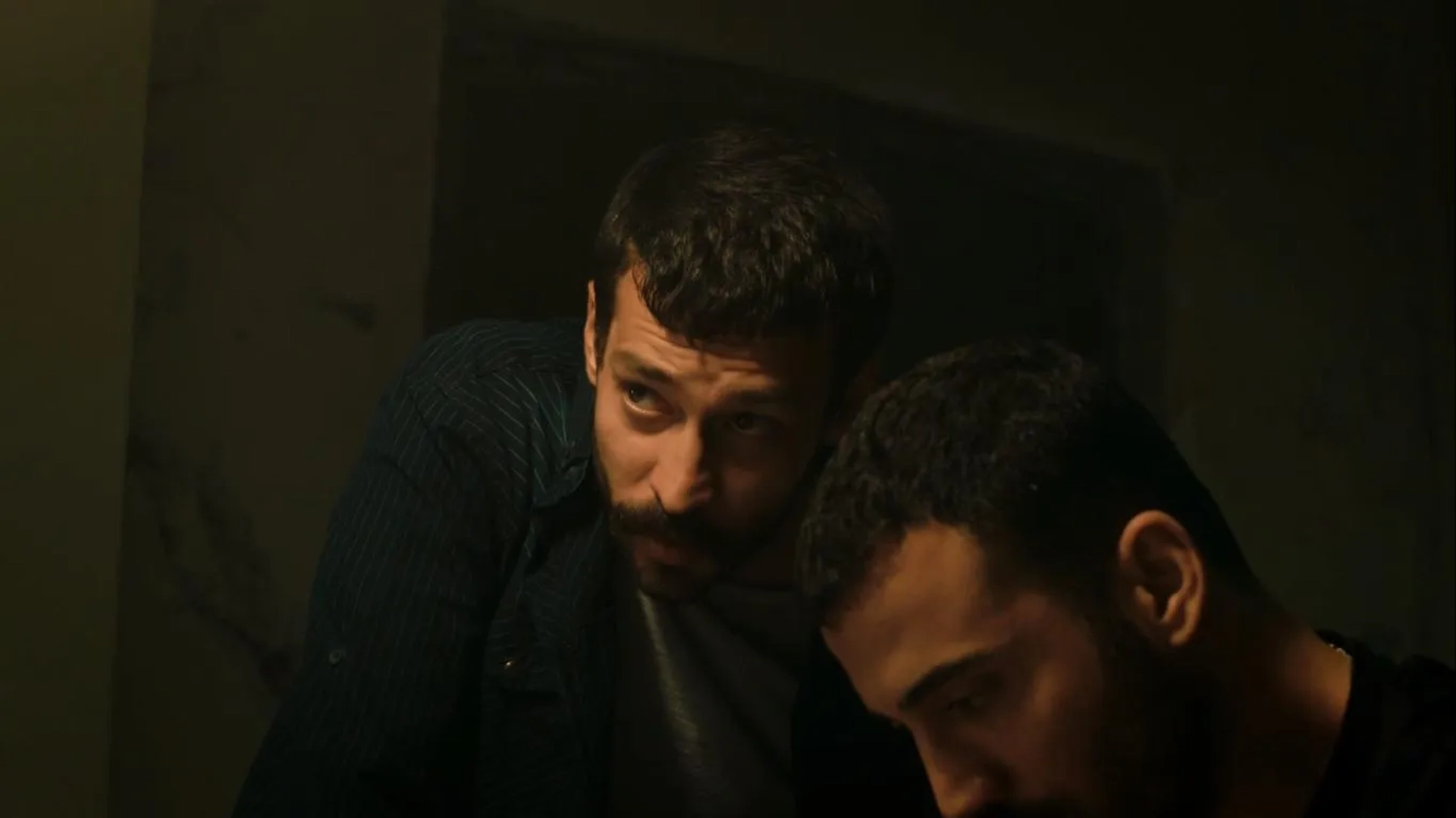 Ekin Koç and Kadir Polatçi in The Steppe (2018)