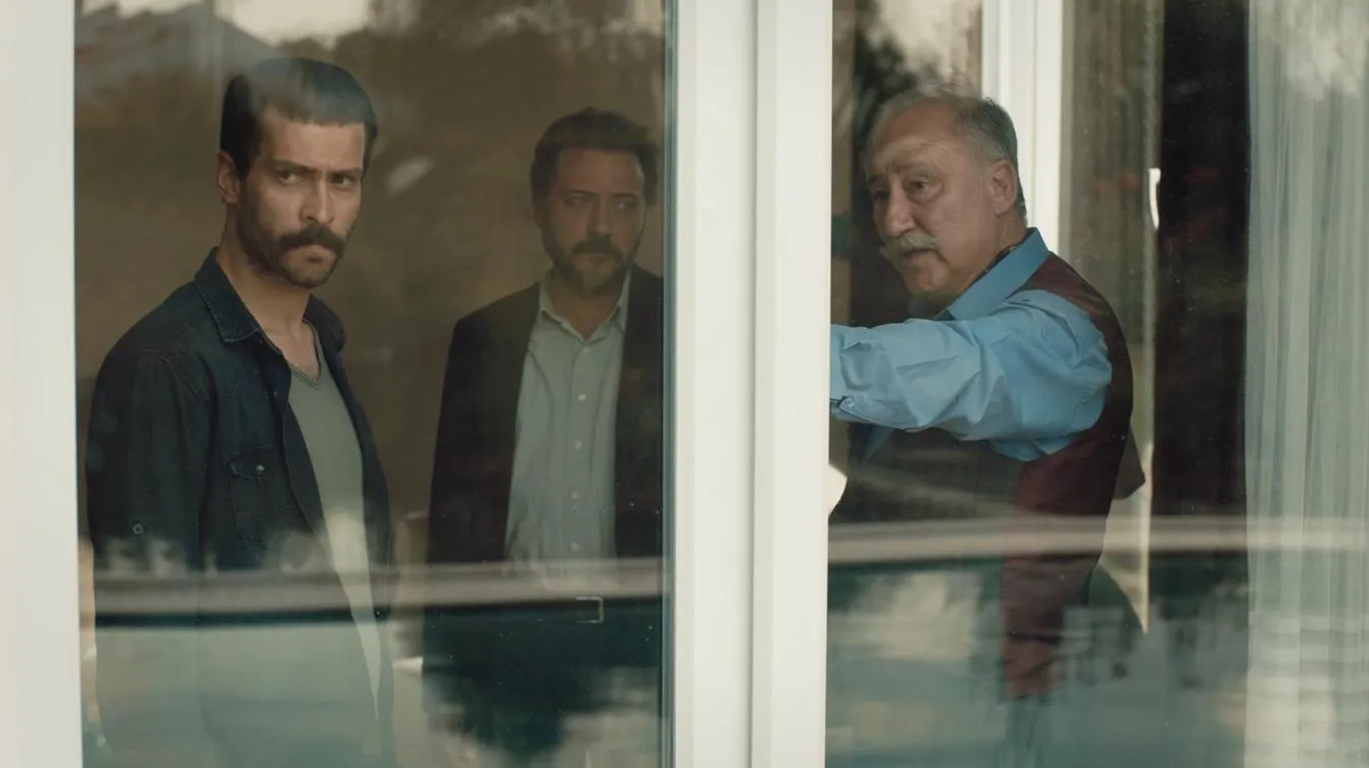 Altan Erkekli, Yigit Özsener, and Ekin Koç in The Steppe (2018)