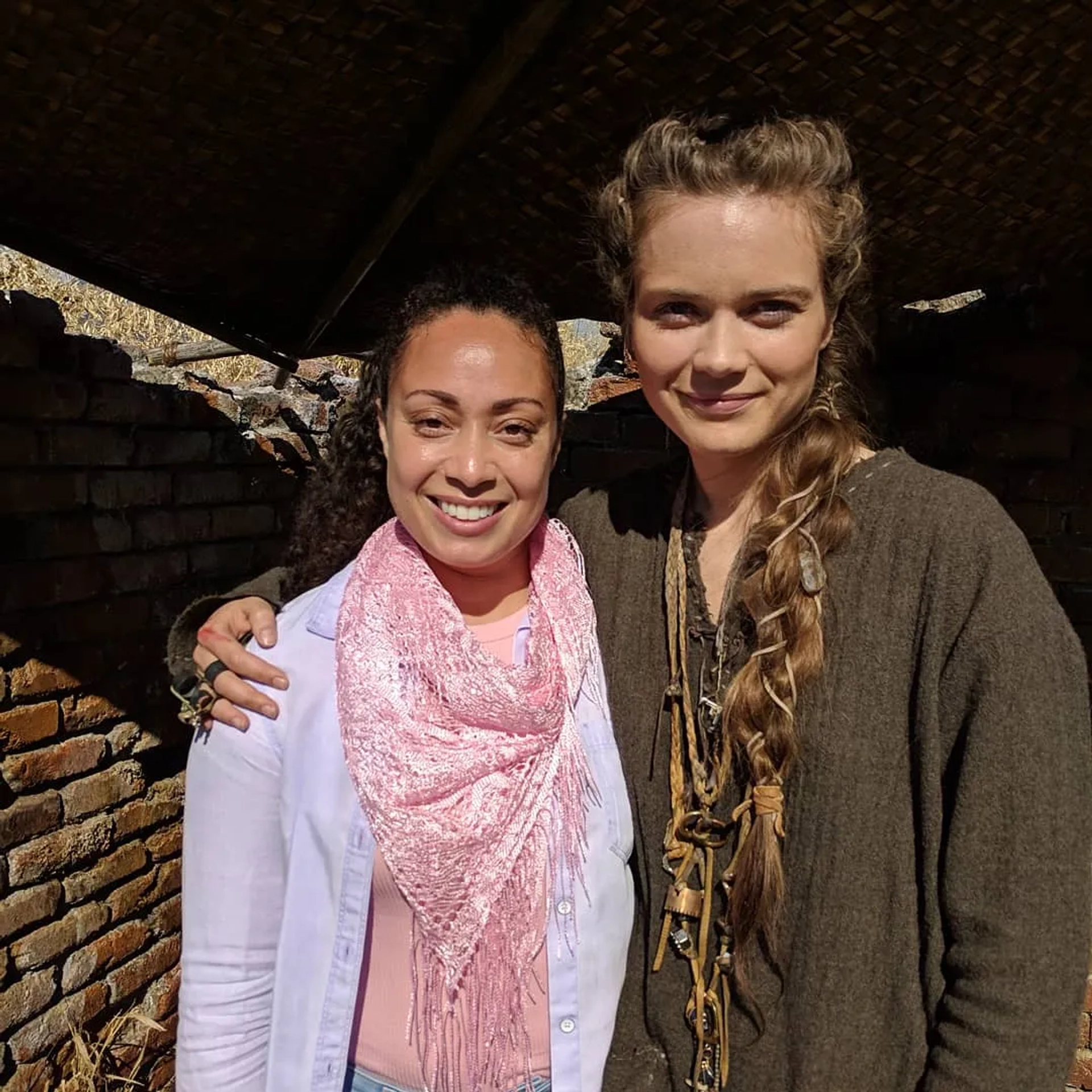 Nicole with Hera Hilmar on the set of See